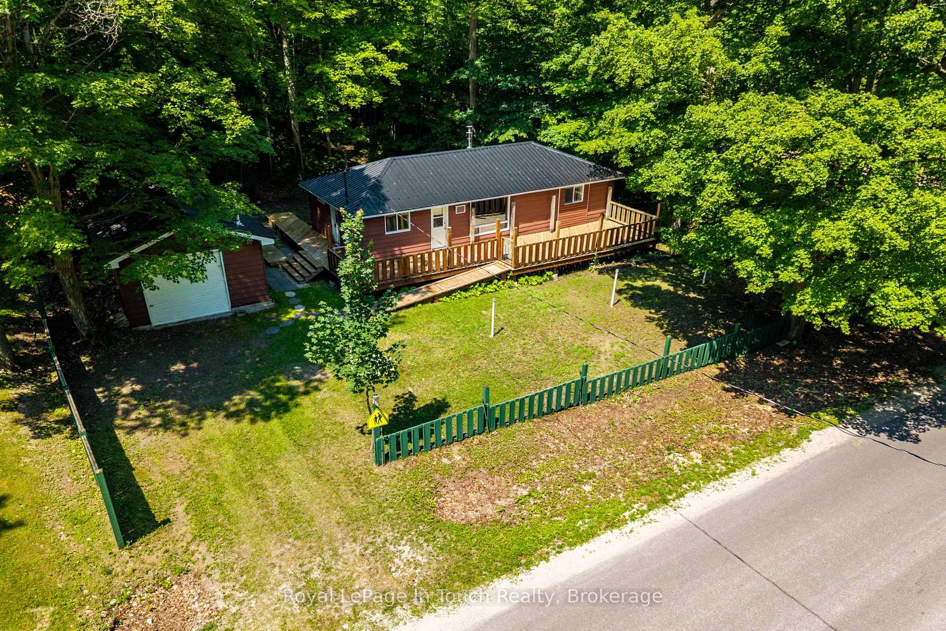 1558 Champlain Road, Tiny, ON, exterior