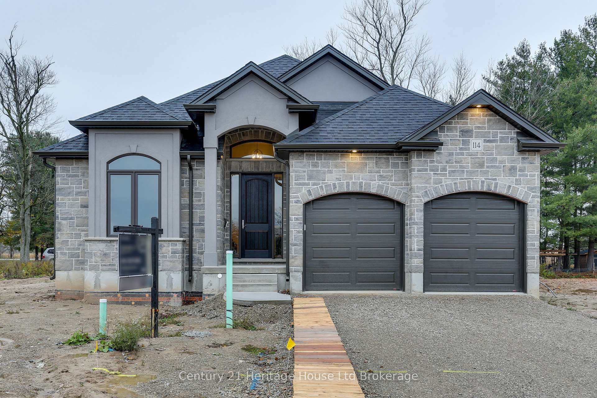 114 Beech Boulevard, Tillsonburg, ON, exterior