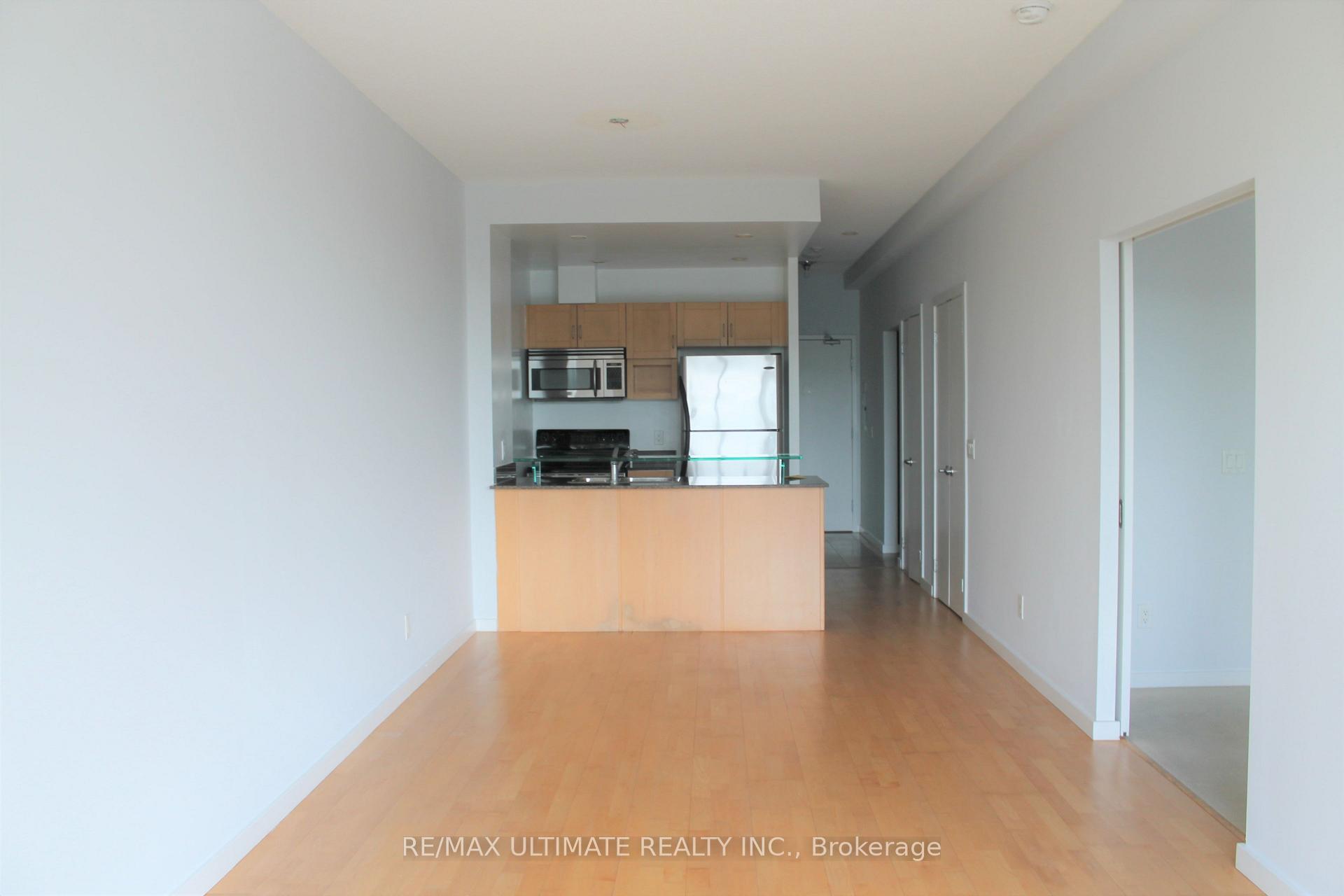 307 - 218 Queens Quay W, Toronto C01, ON, exterior