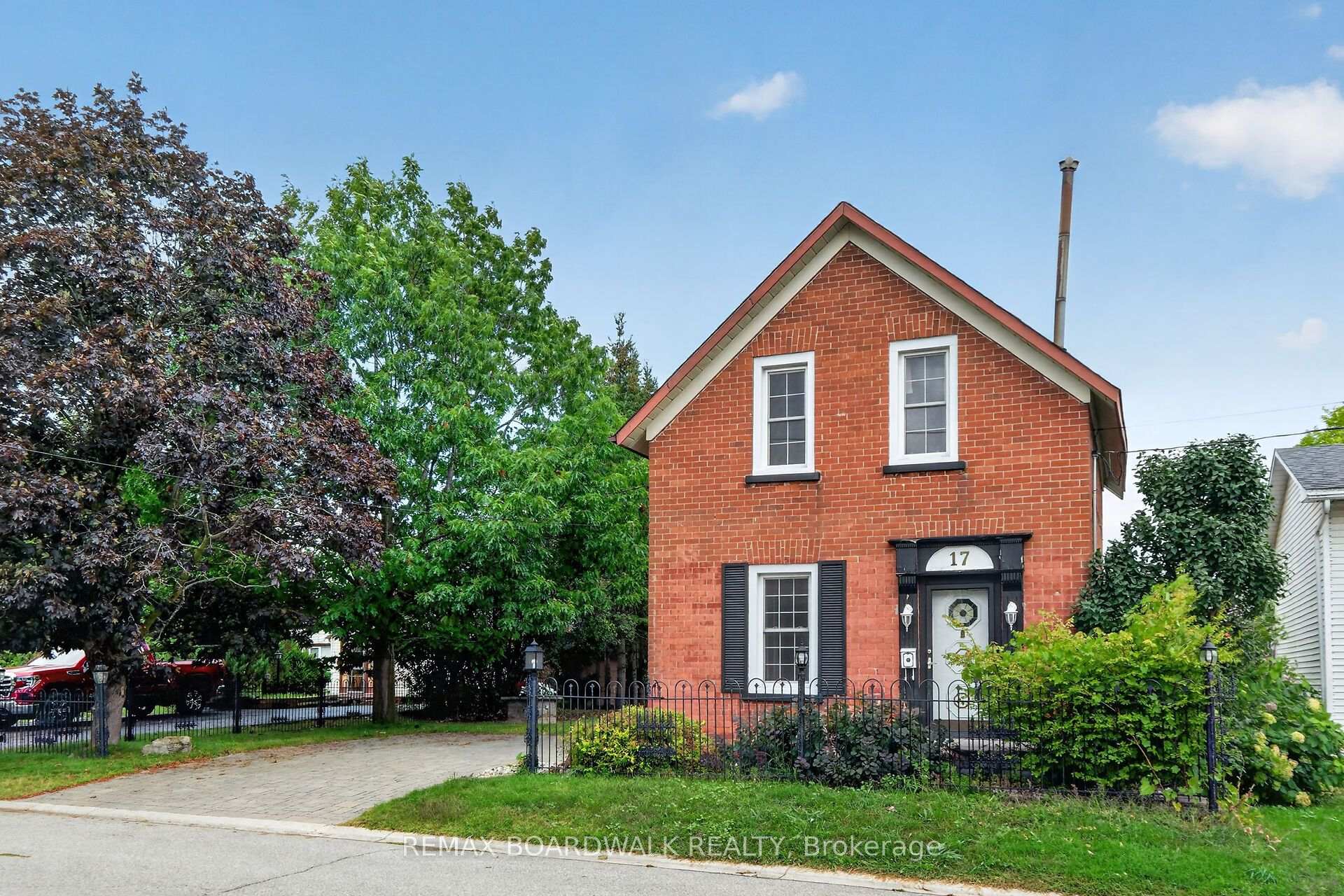 17 Francis Street, Carleton Place, ON, exterior