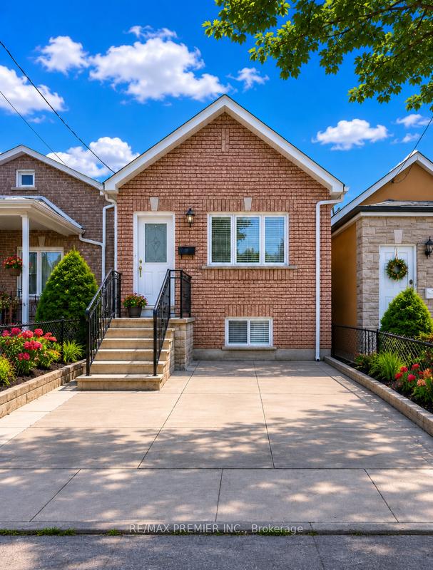 Lower - 11 Seneca Avenue, Toronto W03, ON, exterior