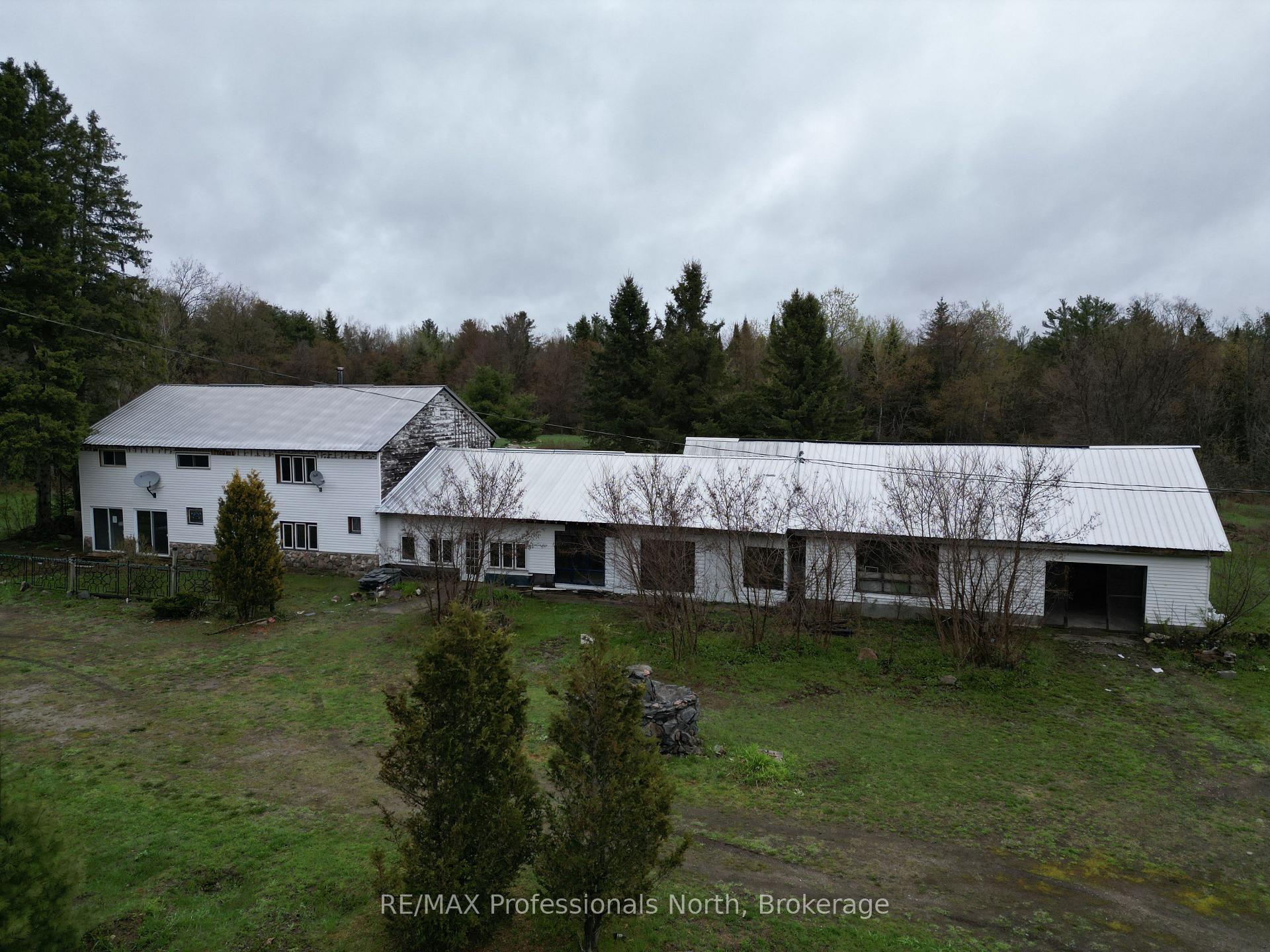 3044 Gelert Road, Minden Hills, ON, exterior