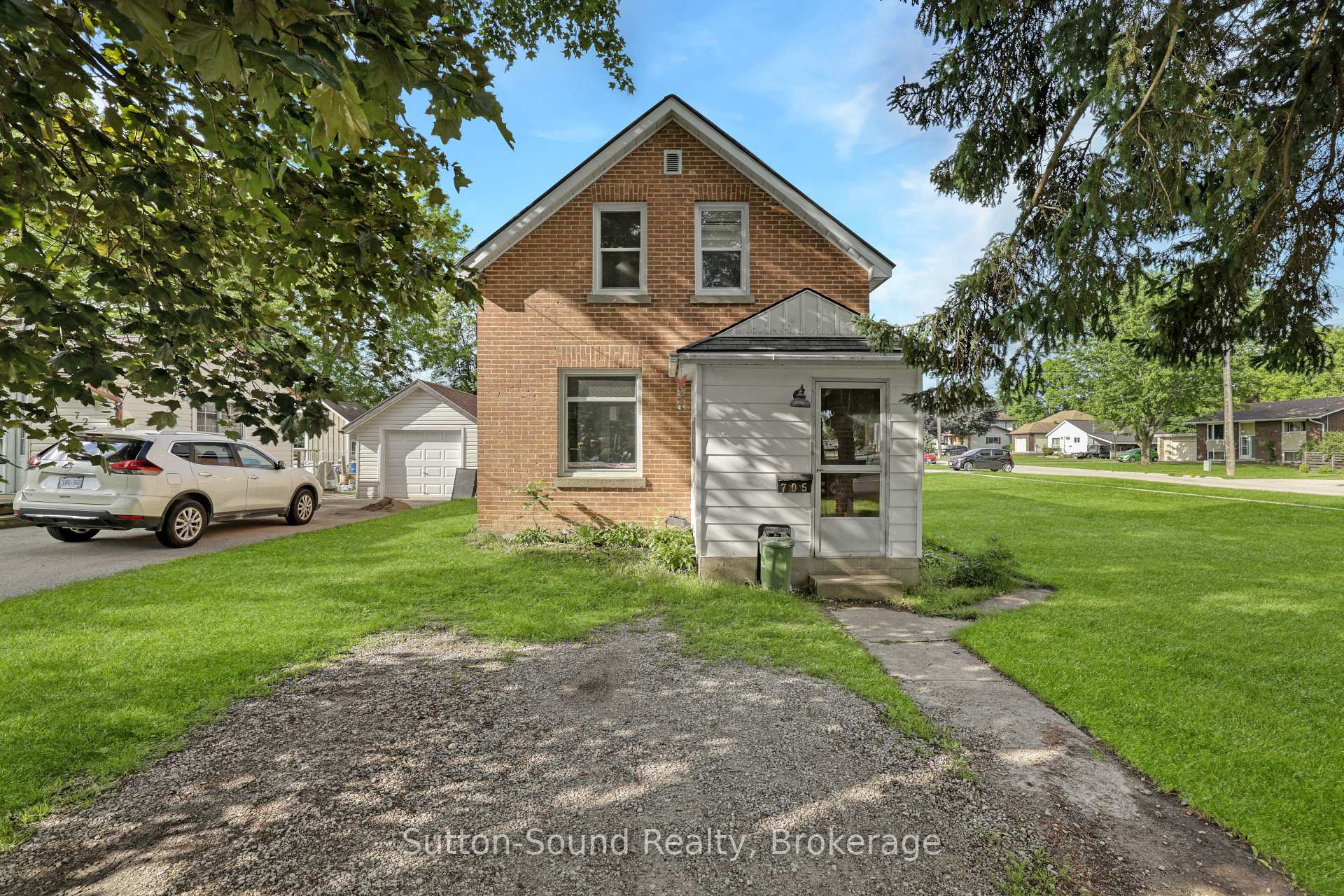 705 17th Street E, Owen Sound, ON, exterior