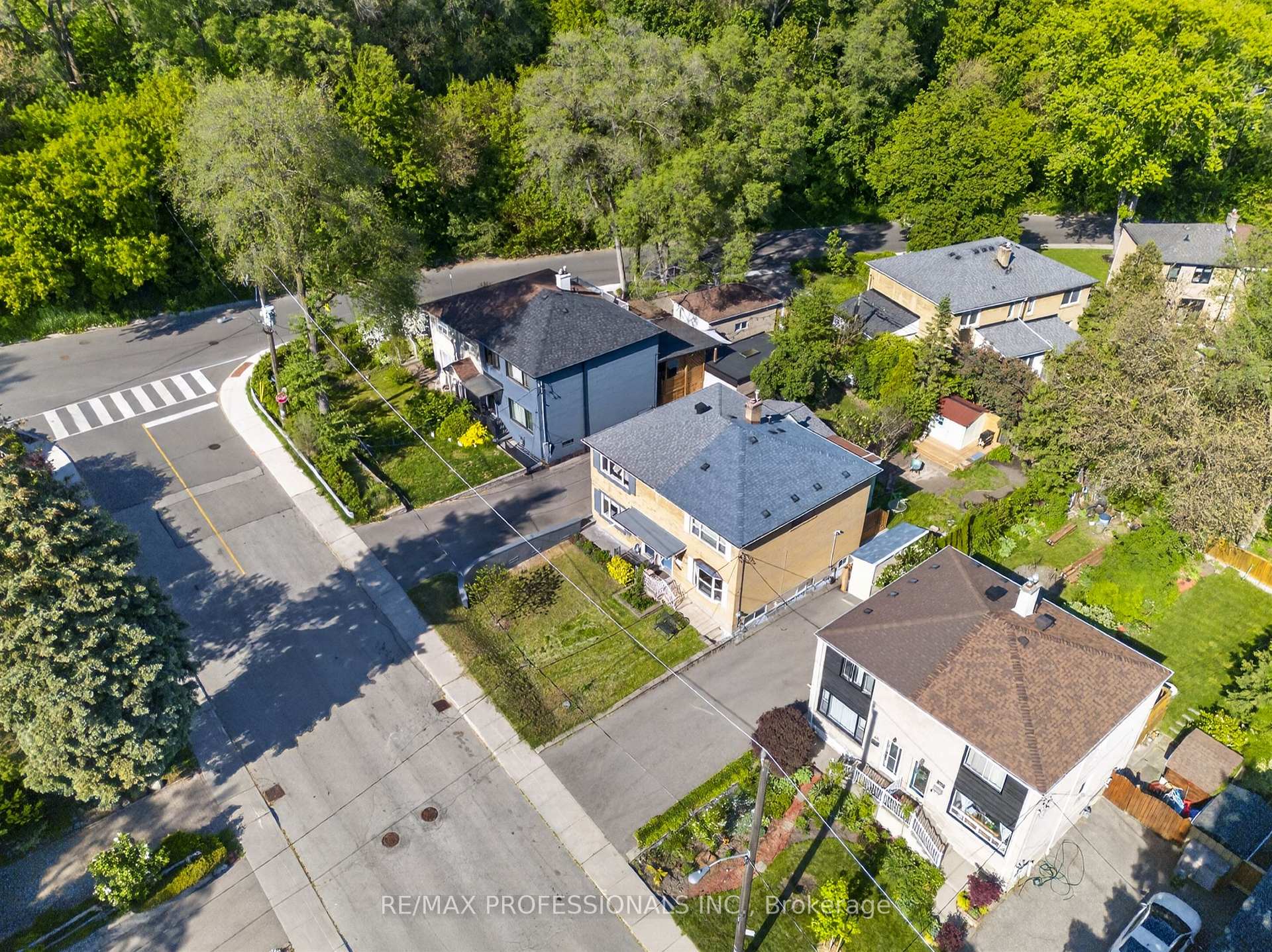 69 Skylark Road, Toronto W02, ON, exterior