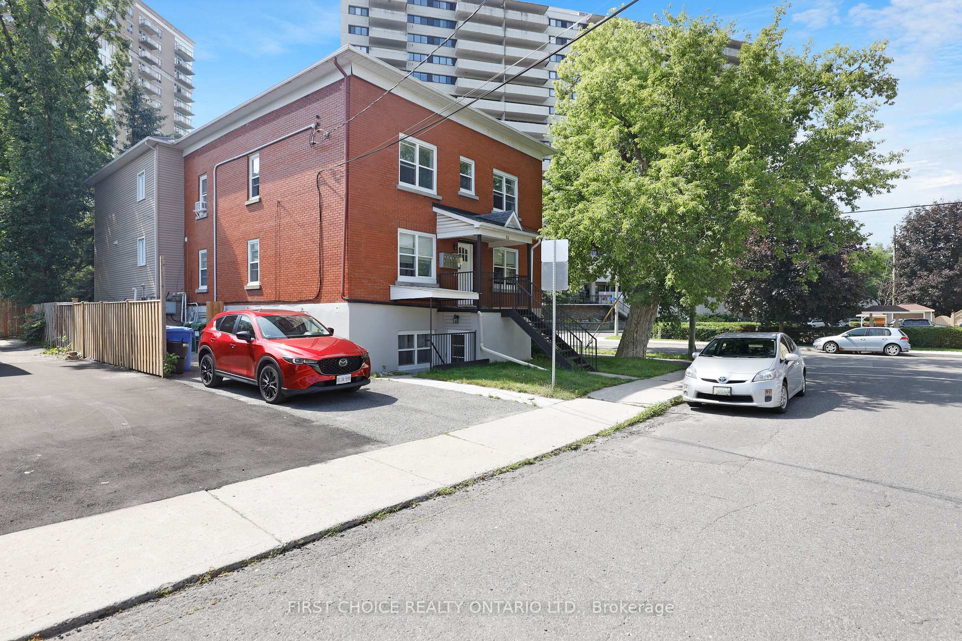 64 Genest Street, Vanier and Kingsview Park, ON, exterior