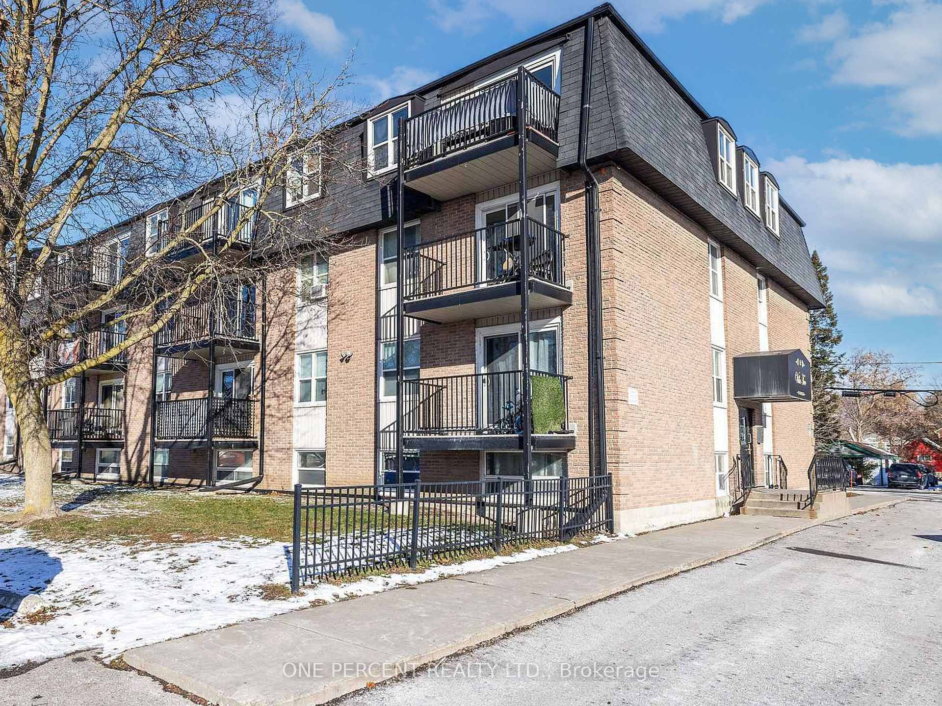 206 - 25 COLLEGE Street E, Belleville, ON, exterior