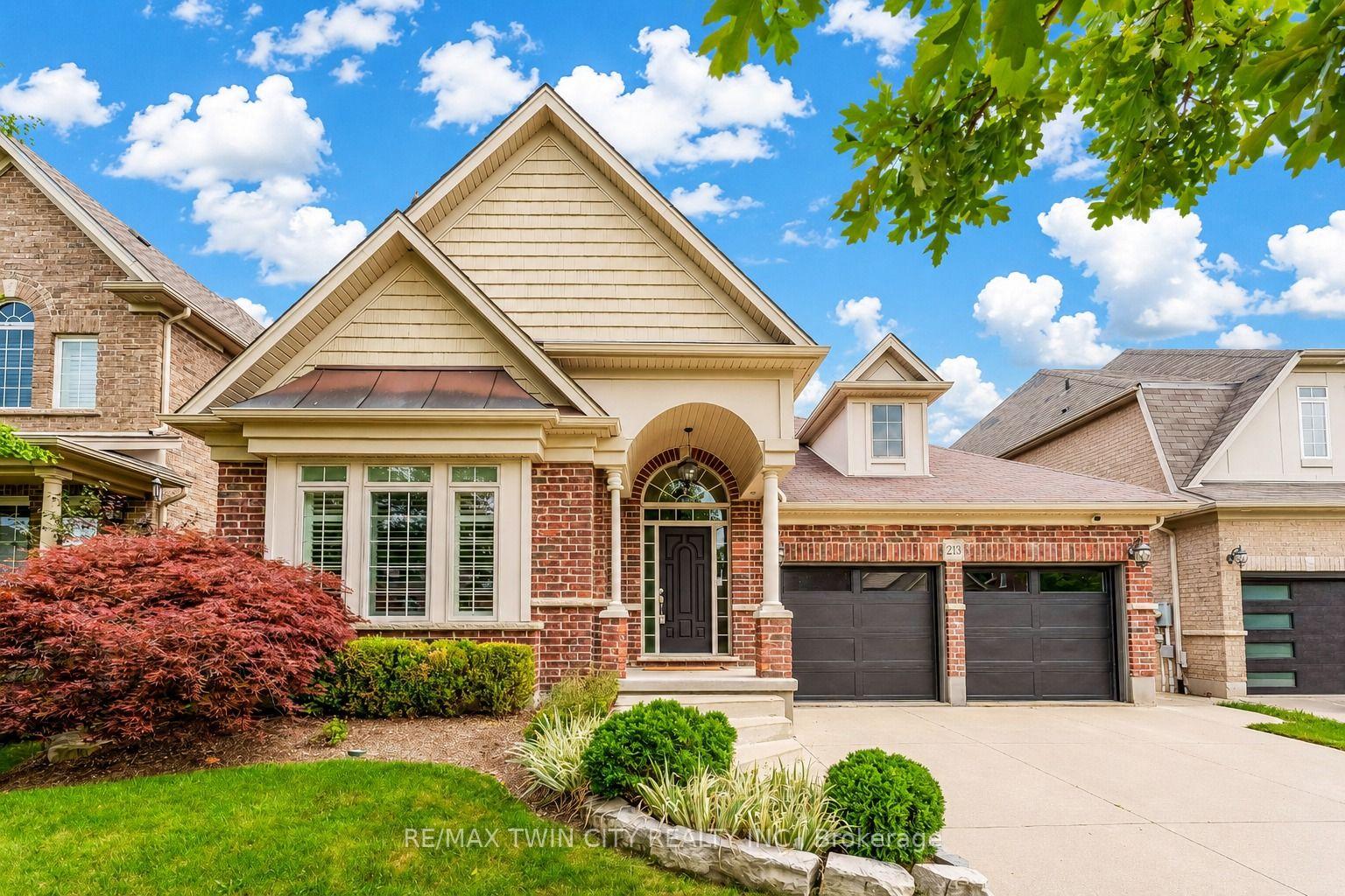 213 Edgewater Crescent, Kitchener, ON, exterior