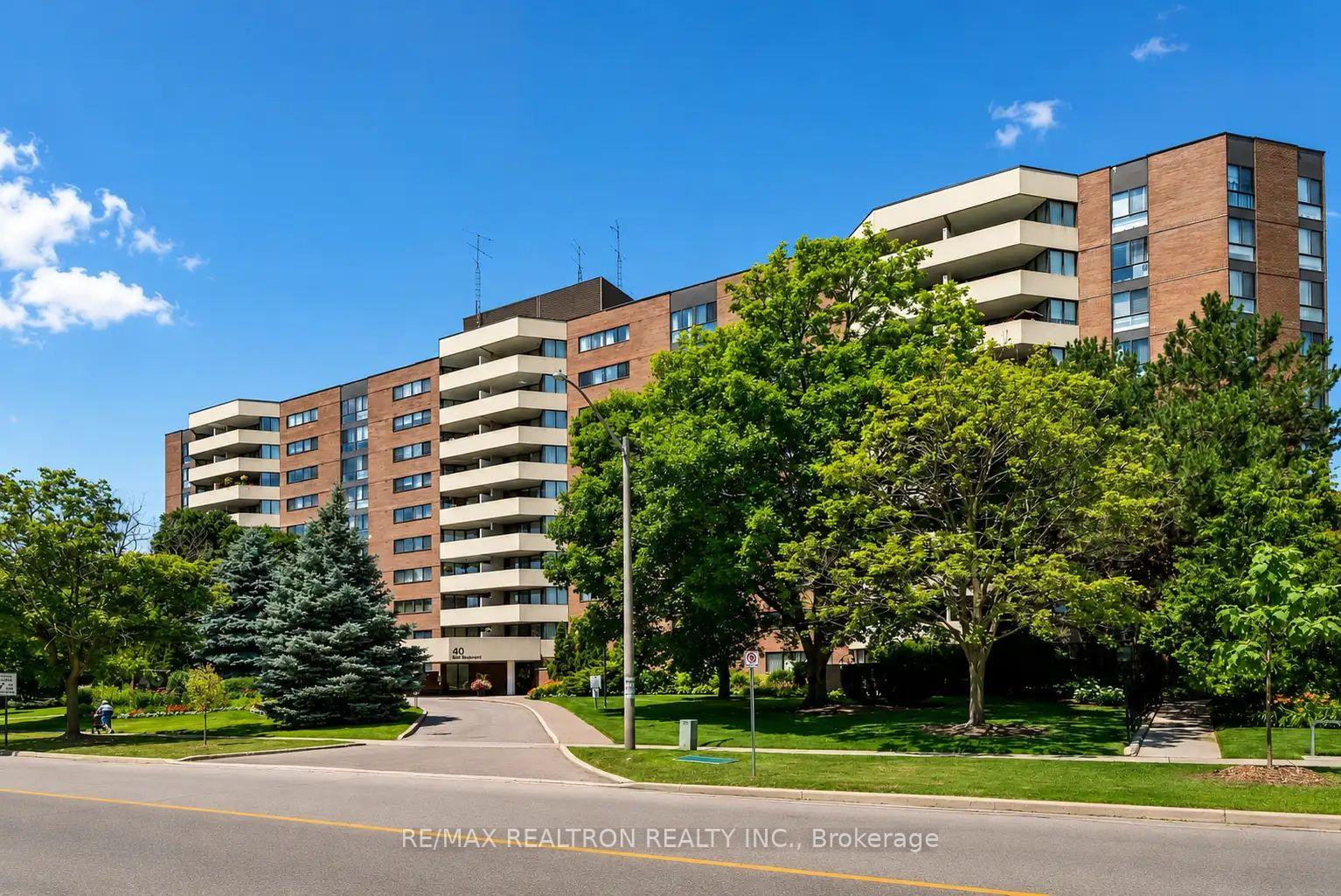 506 - 40 Baif Boulevard S, Richmond Hill, ON, exterior