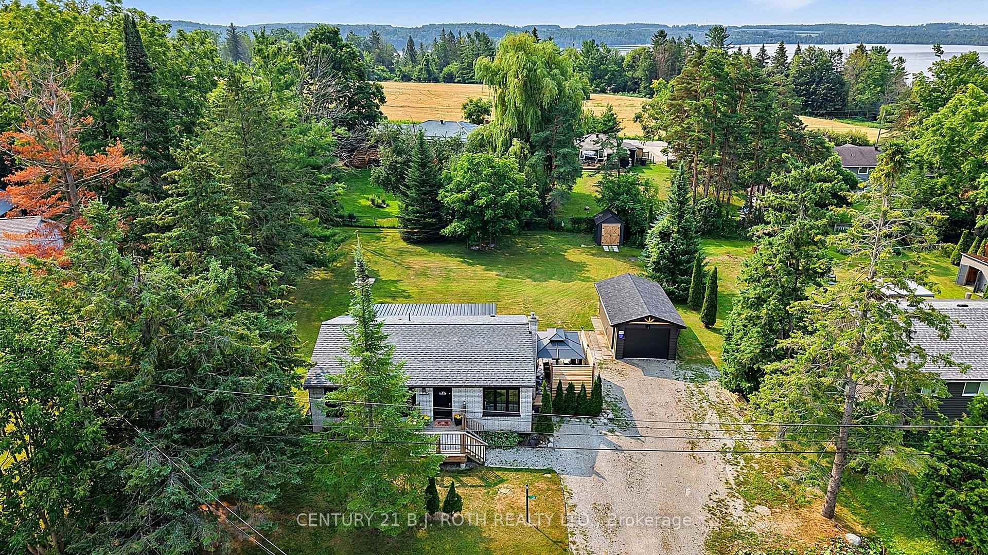 25 Glengrove Avenue, Oro-Medonte, ON, exterior