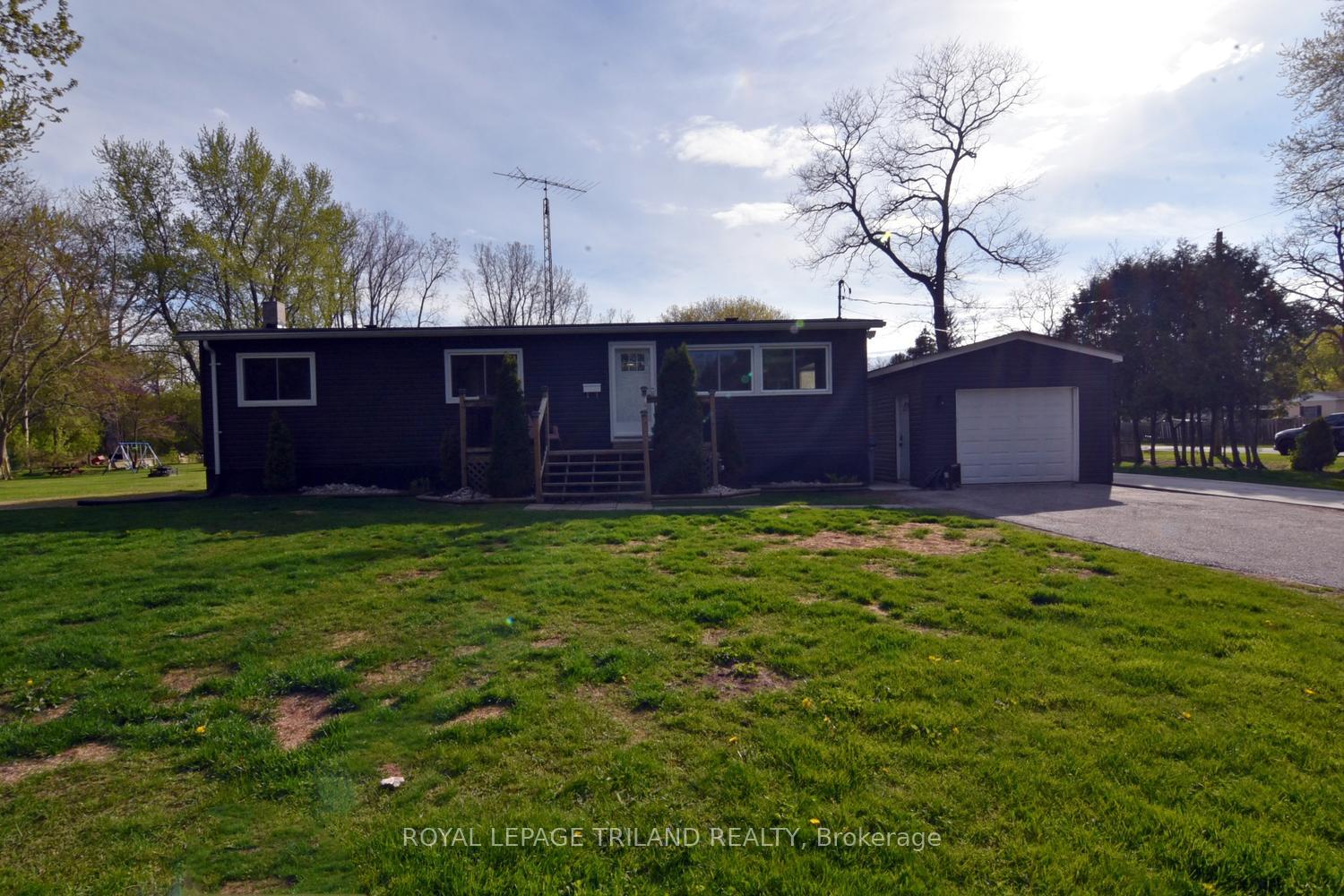 9967 Eric Street, Lambton Shores, ON, exterior