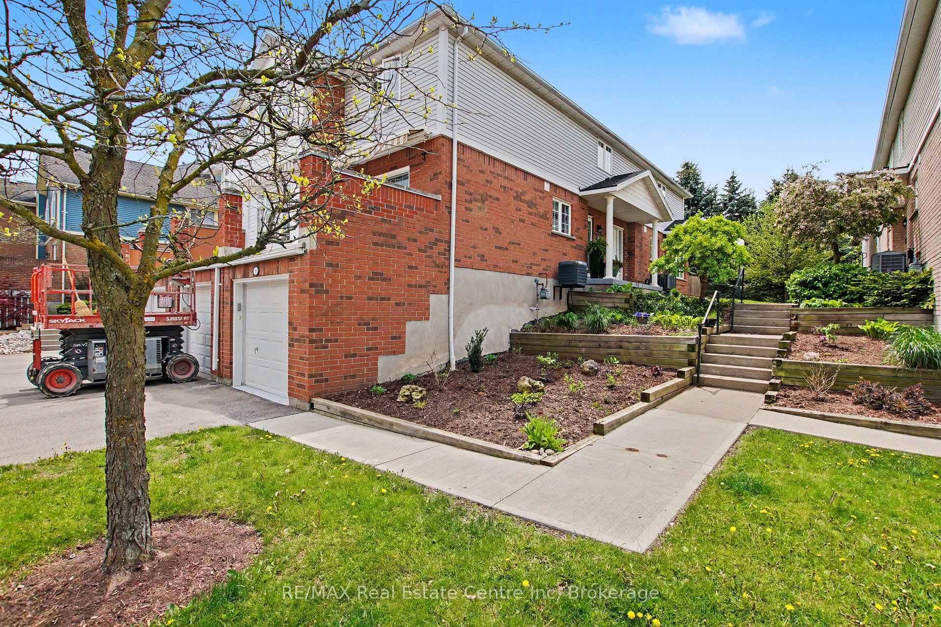 48 - 941 Gordon Street, Guelph, ON, exterior