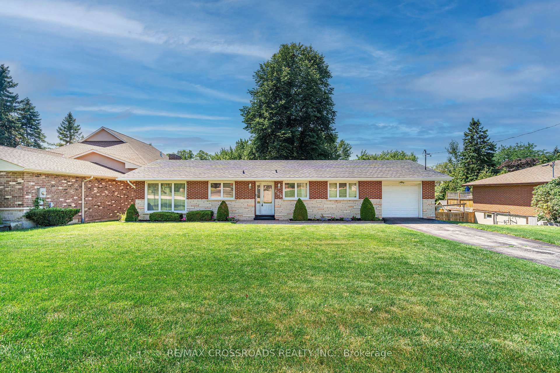 166 Elizabeth Crescent N, Whitby, ON, exterior
