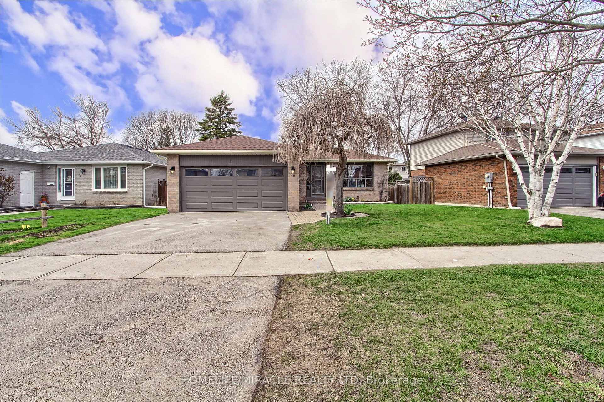 30 Northgate Drive, Bradford West Gwillimbury, ON, exterior