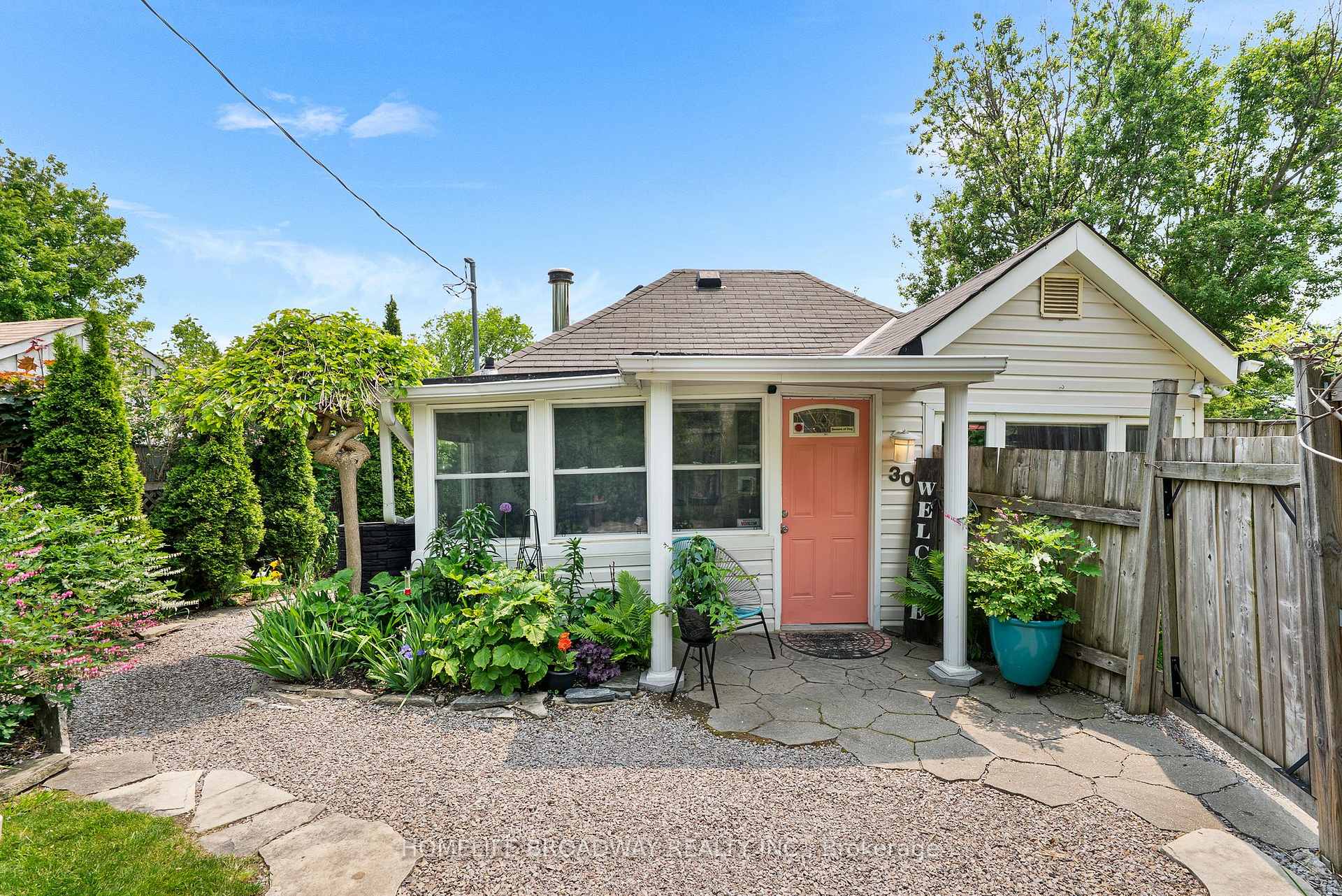 30 Parkhill Drive, Whitchurch-Stouffville, ON, exterior