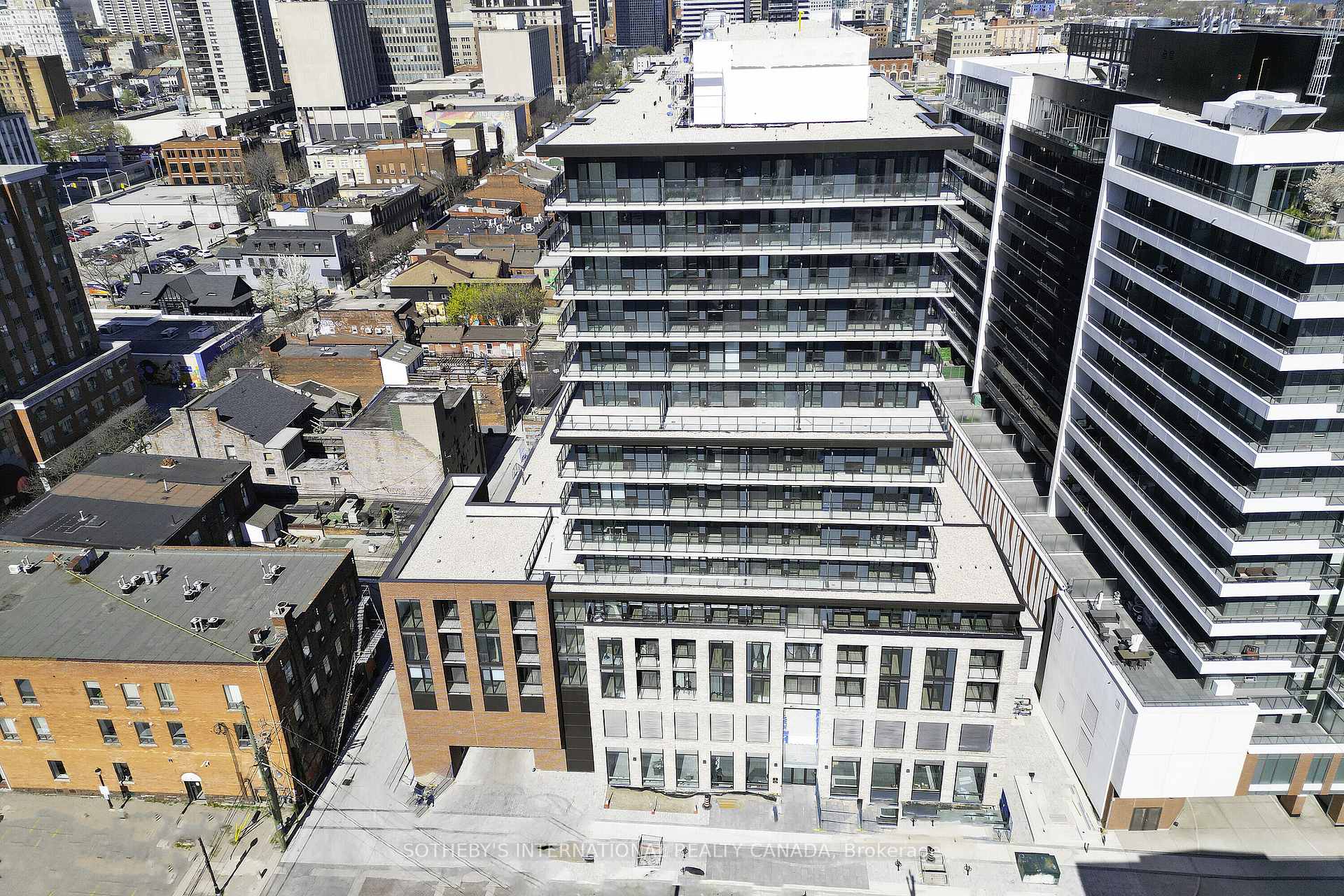 805 - 1 Jarvis Street, Hamilton, ON, exterior