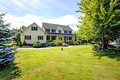 2020 John Street, Howick, ON, exterior