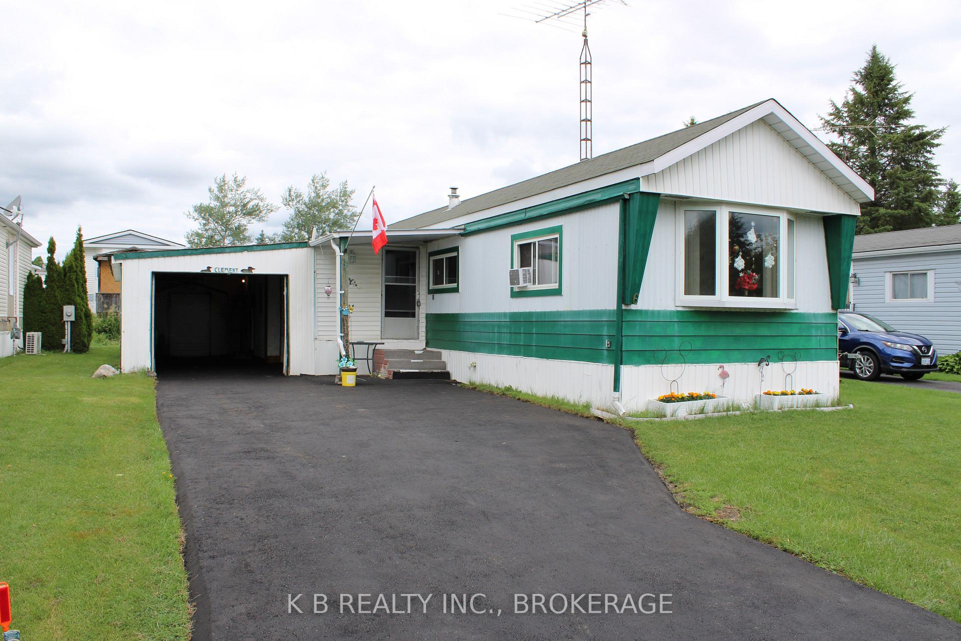 4 Cedar Street W, Greater Napanee, ON, exterior