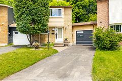 30 Berkshire Way, Barrhaven, ON, exterior