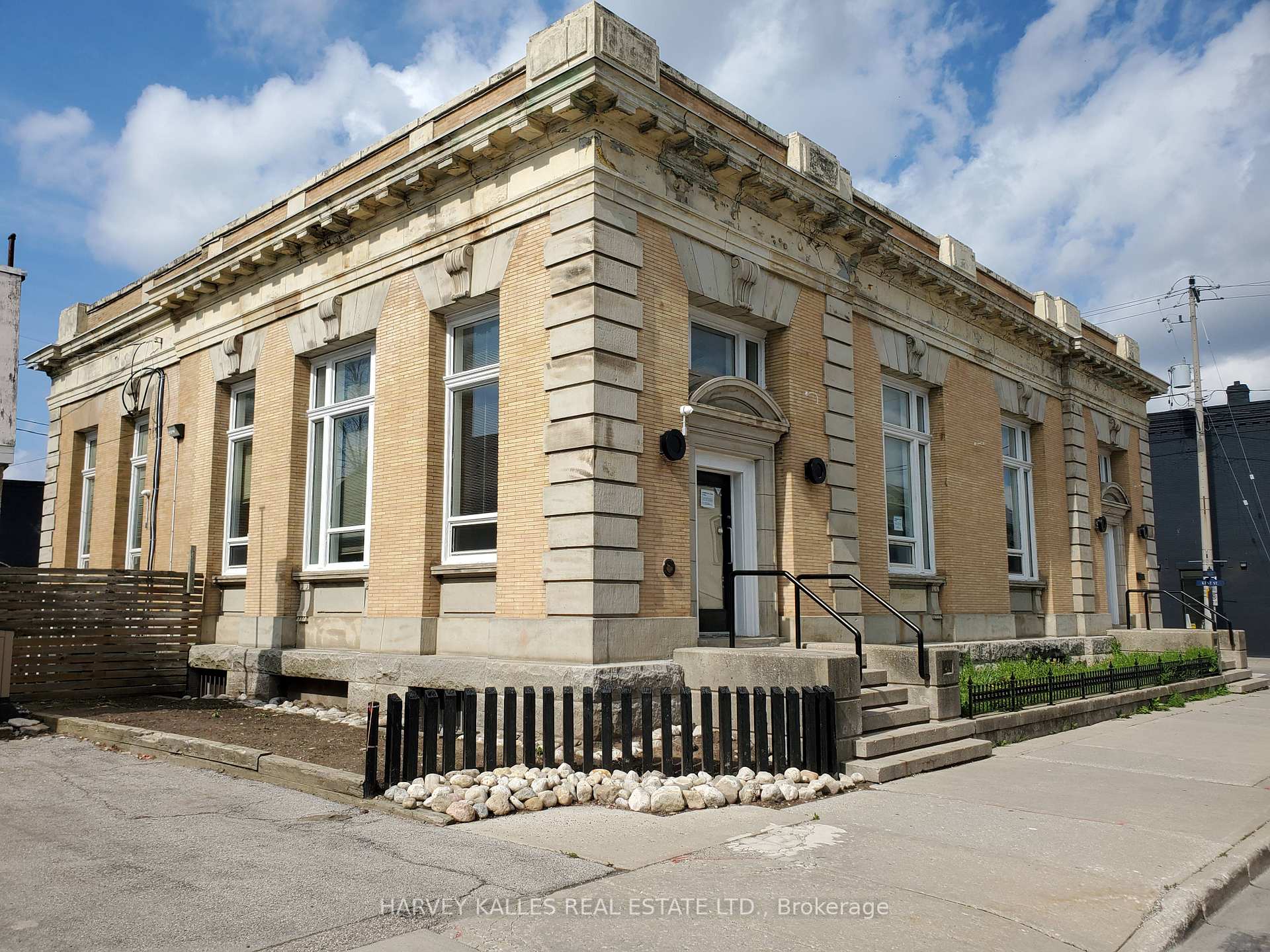 Main Floor - 45 Peel Street, Norfolk, ON, exterior