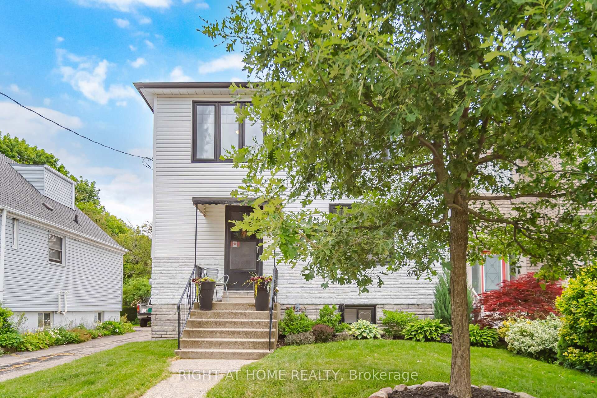 18 Vanbrugh Avenue, Toronto E06, ON, exterior