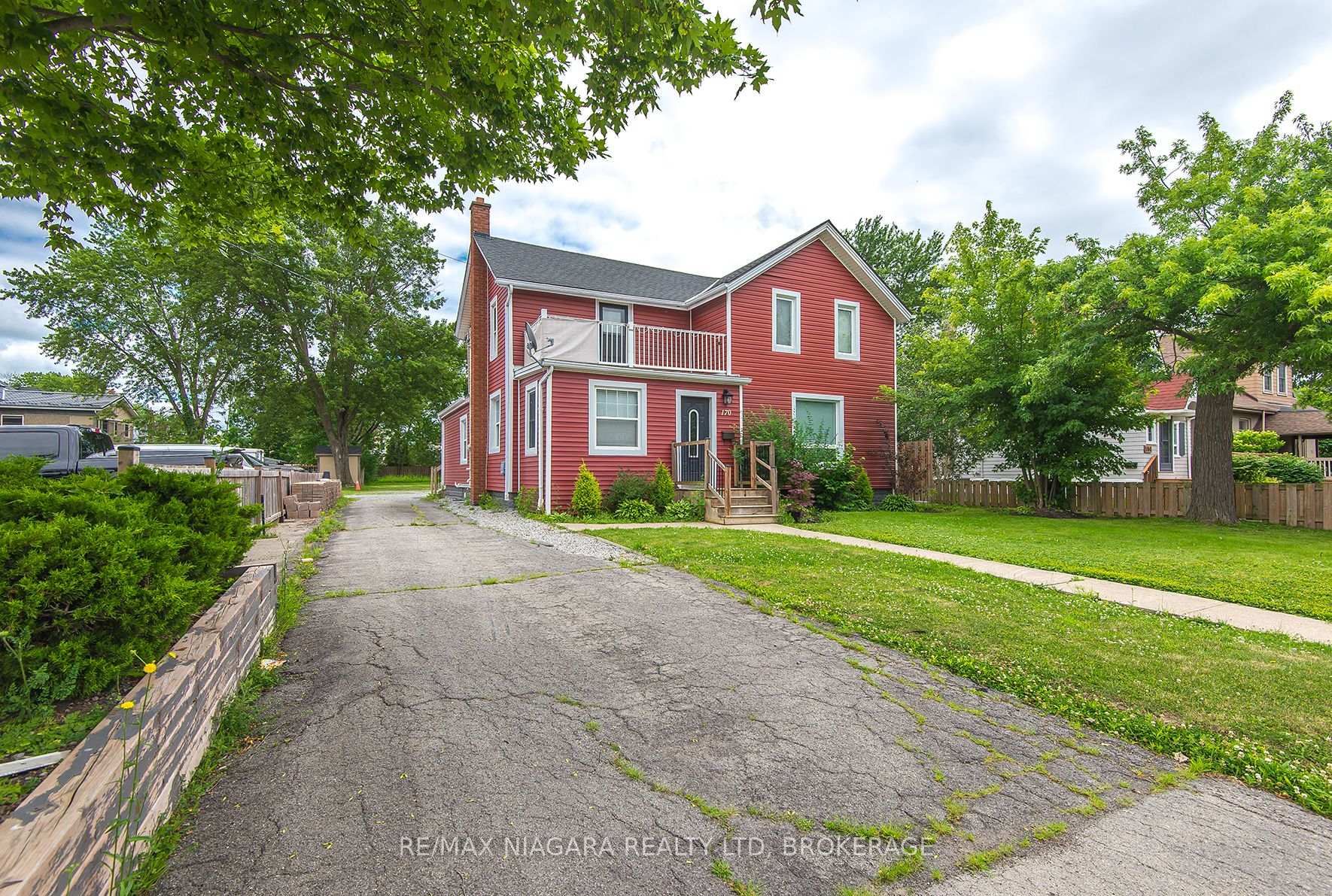 170 Hellems Avenue E, Welland, ON, exterior