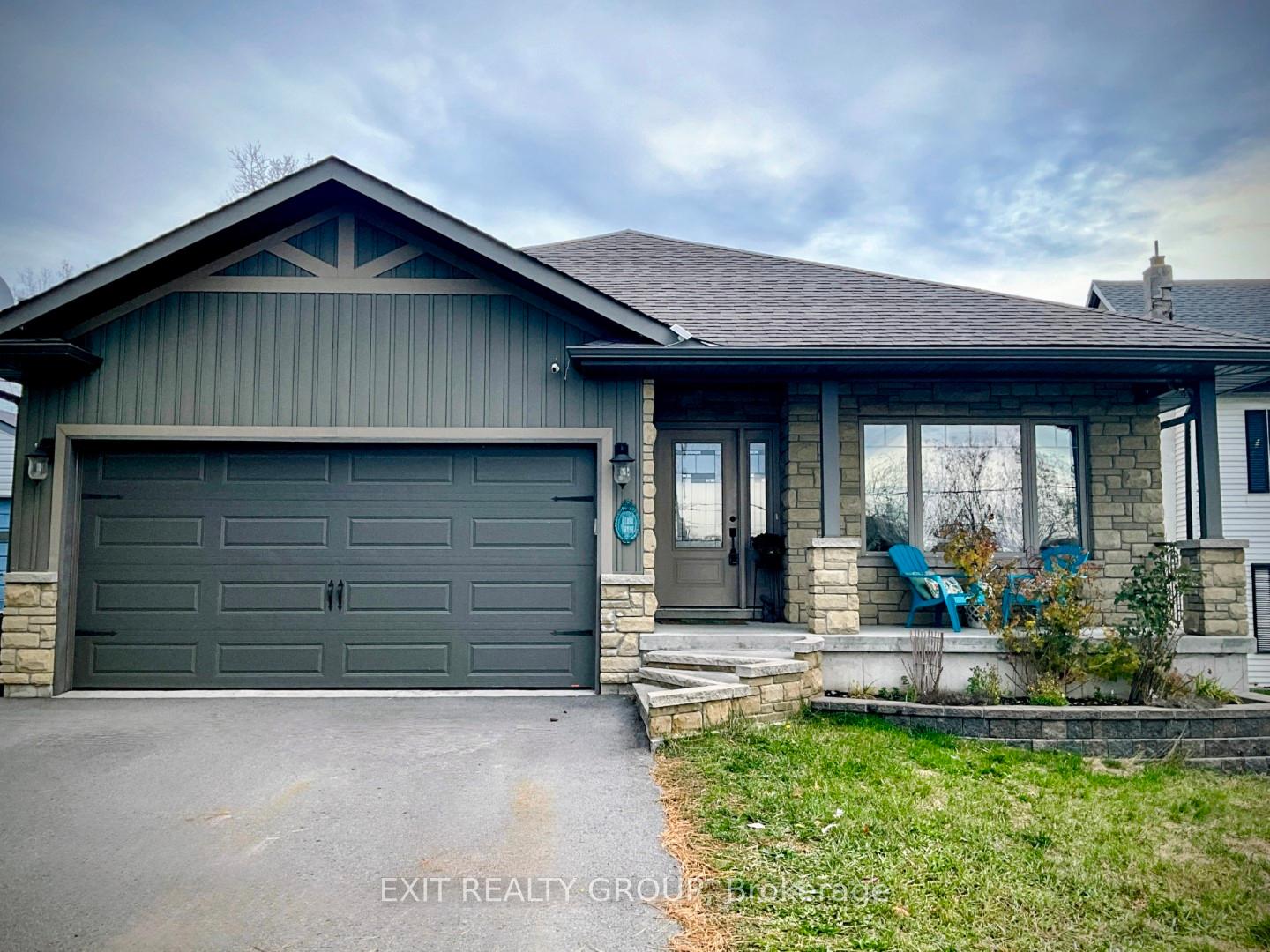 354 Riverside Parkway, Quinte West, ON, exterior