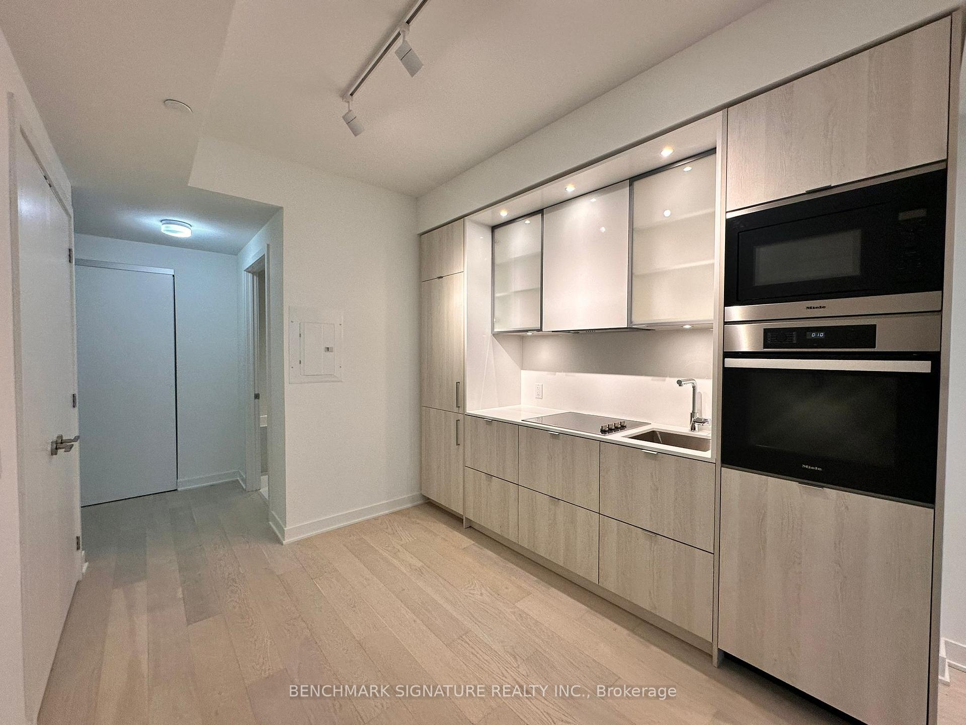 1208 - 11 Yorkville Avenue, Toronto C02, ON, exterior
