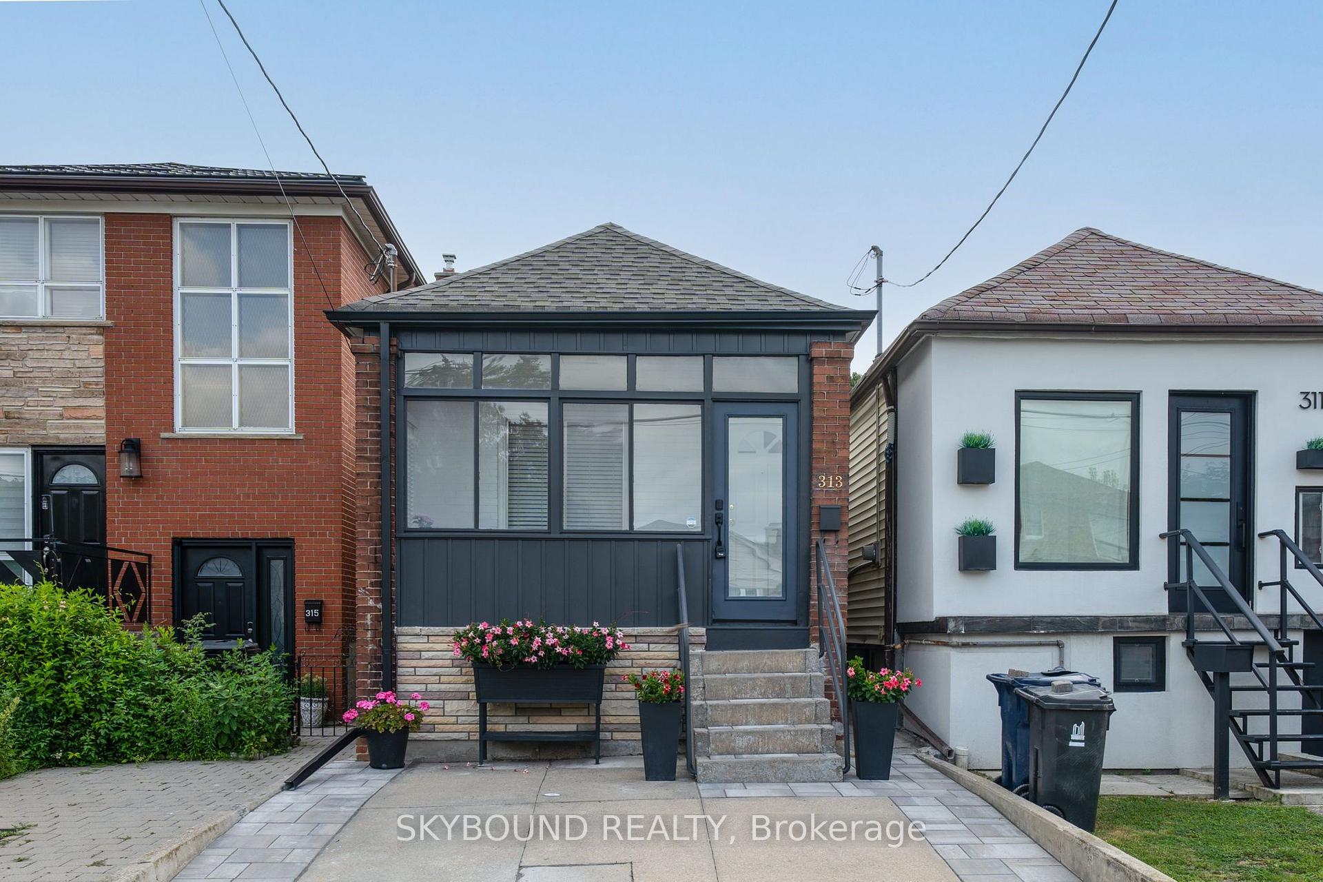313 Silverthorn Avenue, Toronto W03, ON, exterior