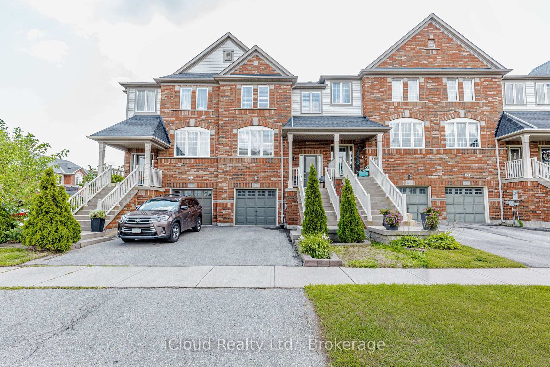 1279 Lamont Crescent, Milton, ON, exterior