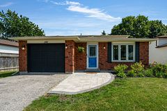 295 Galloway Boulevard, Midland, ON, exterior