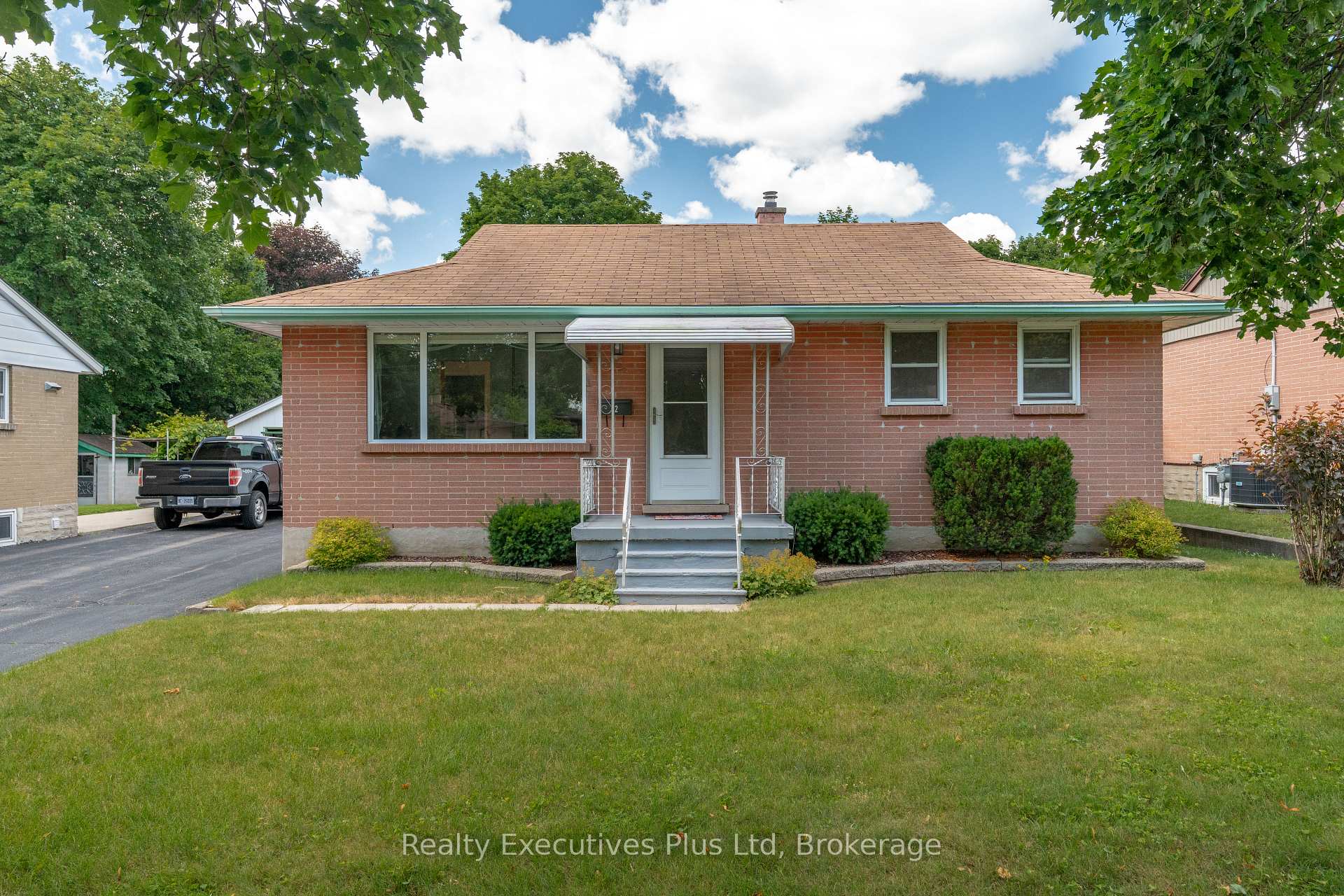 82 Cassino Avenue, Guelph, ON, exterior