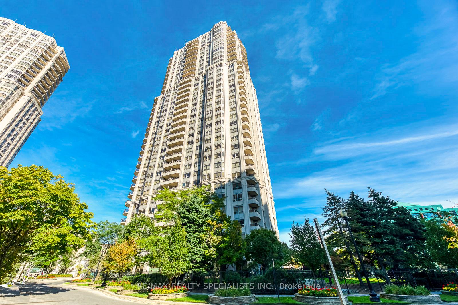 519 - 25 Kingsbridge Garden Circle W, Mississauga, ON, exterior