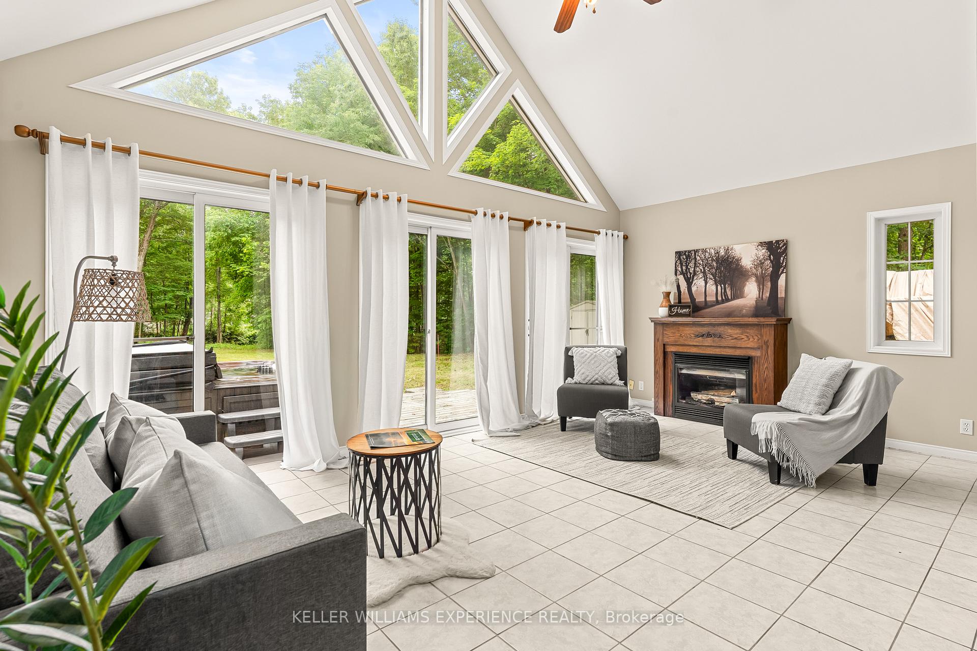 7516 Island Crescent W, Ramara, ON, exterior