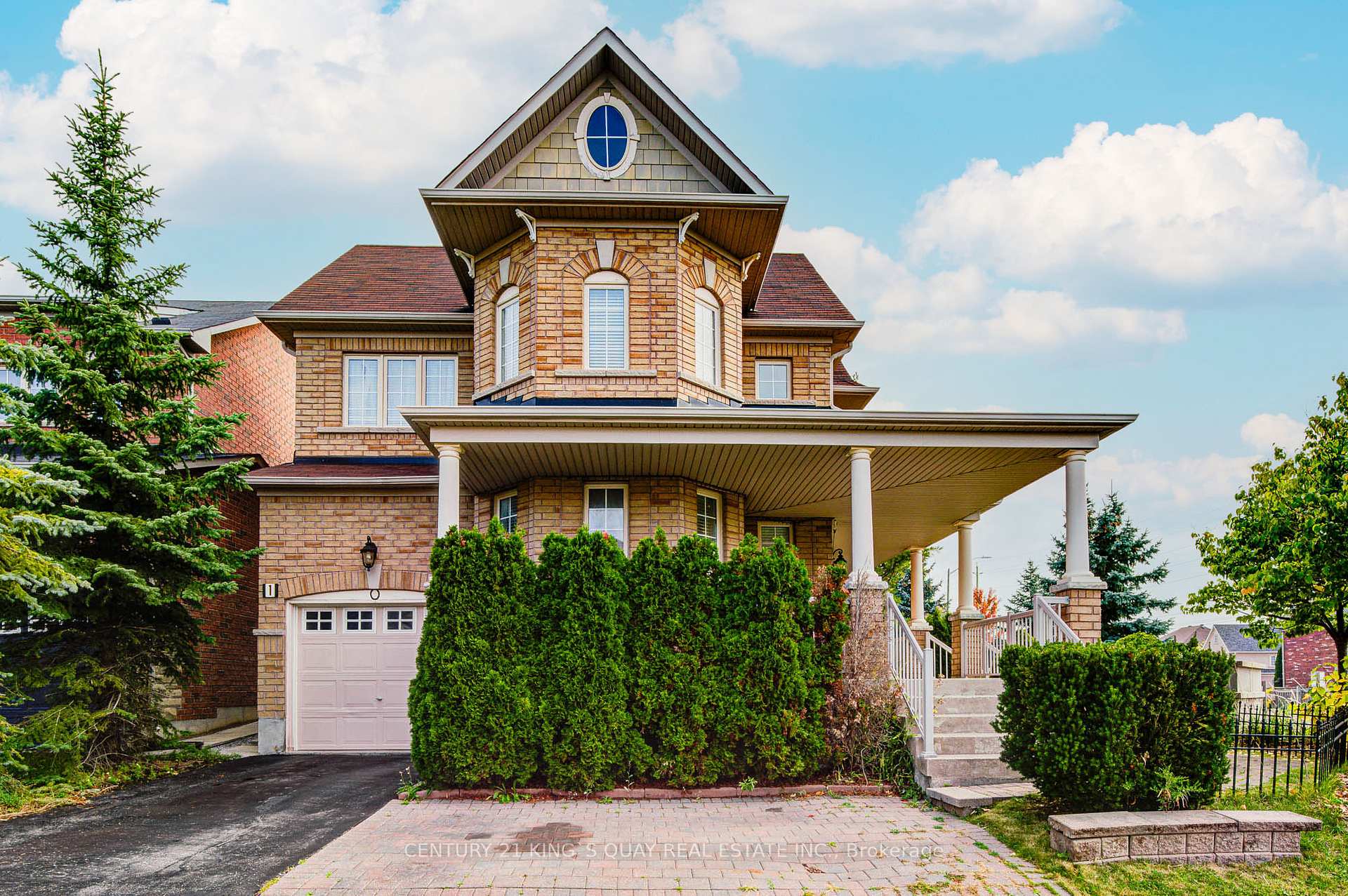 1 Lourakis Street, Richmond Hill, ON, exterior