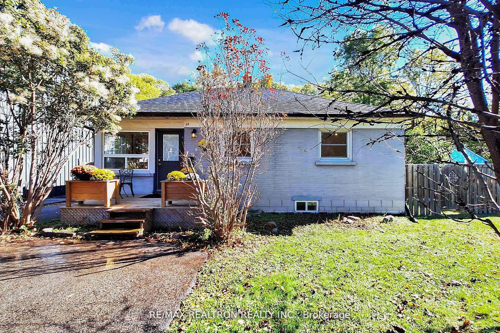 59 Machell Avenue, Aurora, ON, exterior