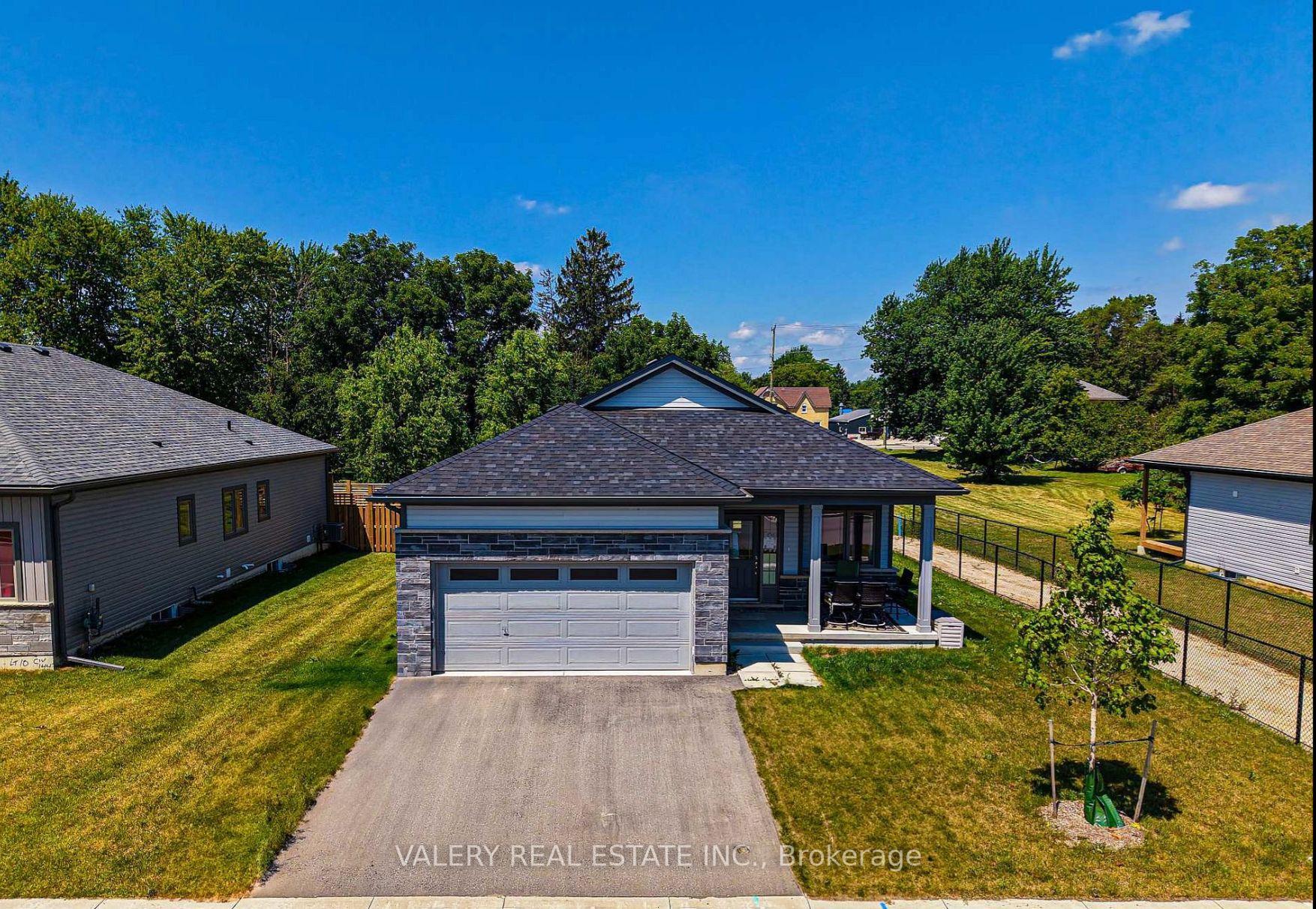 142 Ellen Street, North Perth, ON, exterior
