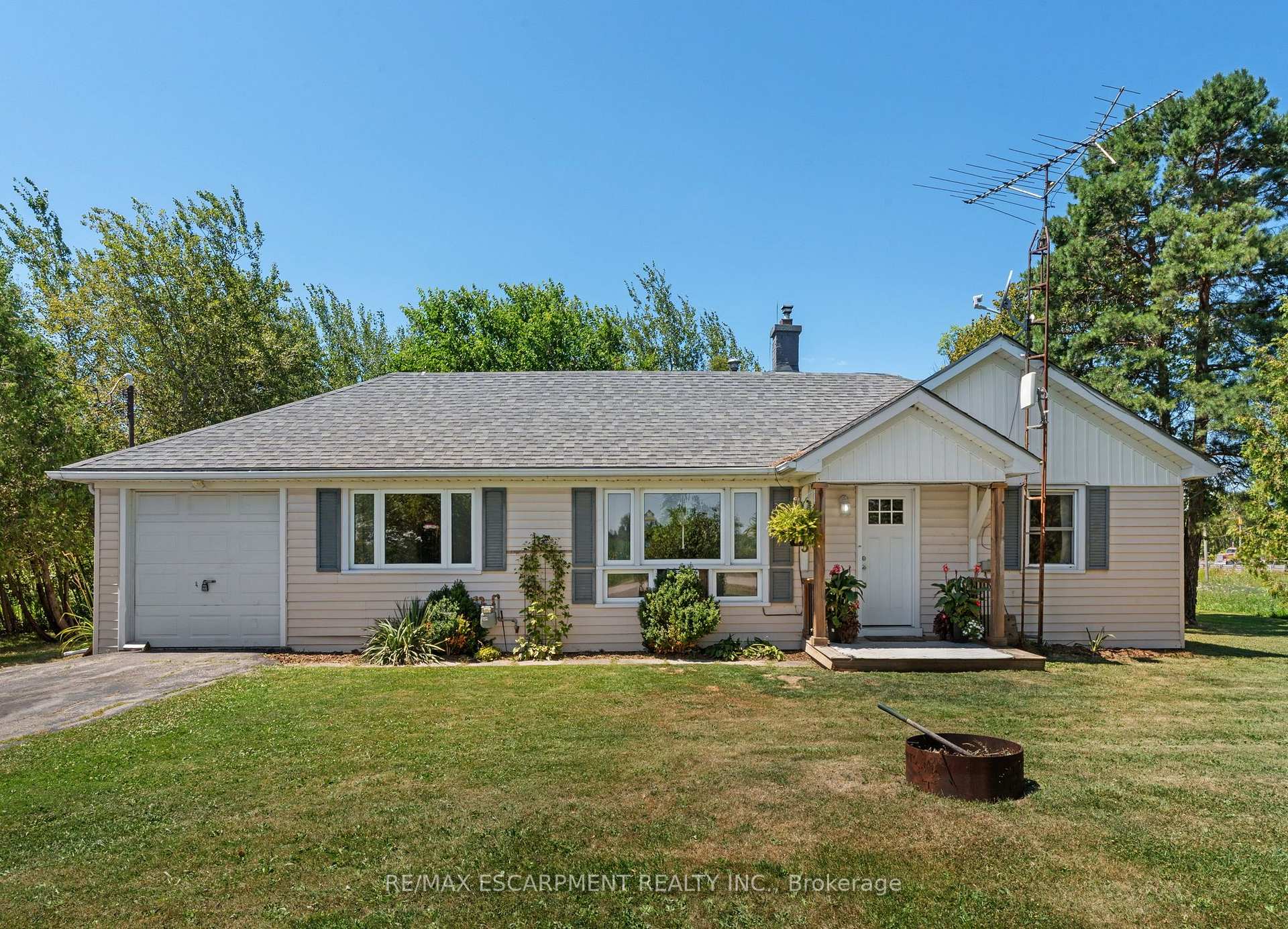 3 Bousfield Lane, Haldimand, ON, exterior