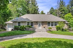 11 Ben Machree Drive, Mississauga, ON, exterior