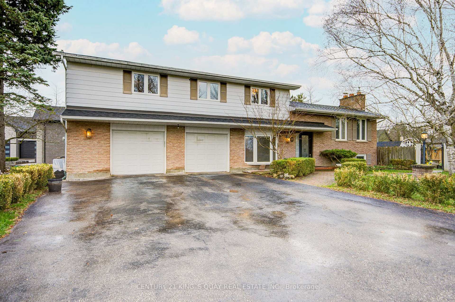 11 George Street, East Gwillimbury, ON, exterior