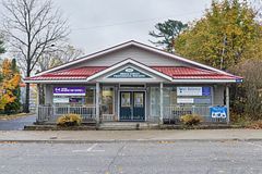 241 Brock Street, Gravenhurst, ON, exterior