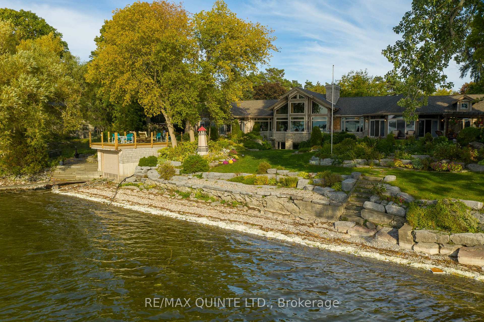 18 Loop Lane, Prince Edward County, ON, exterior