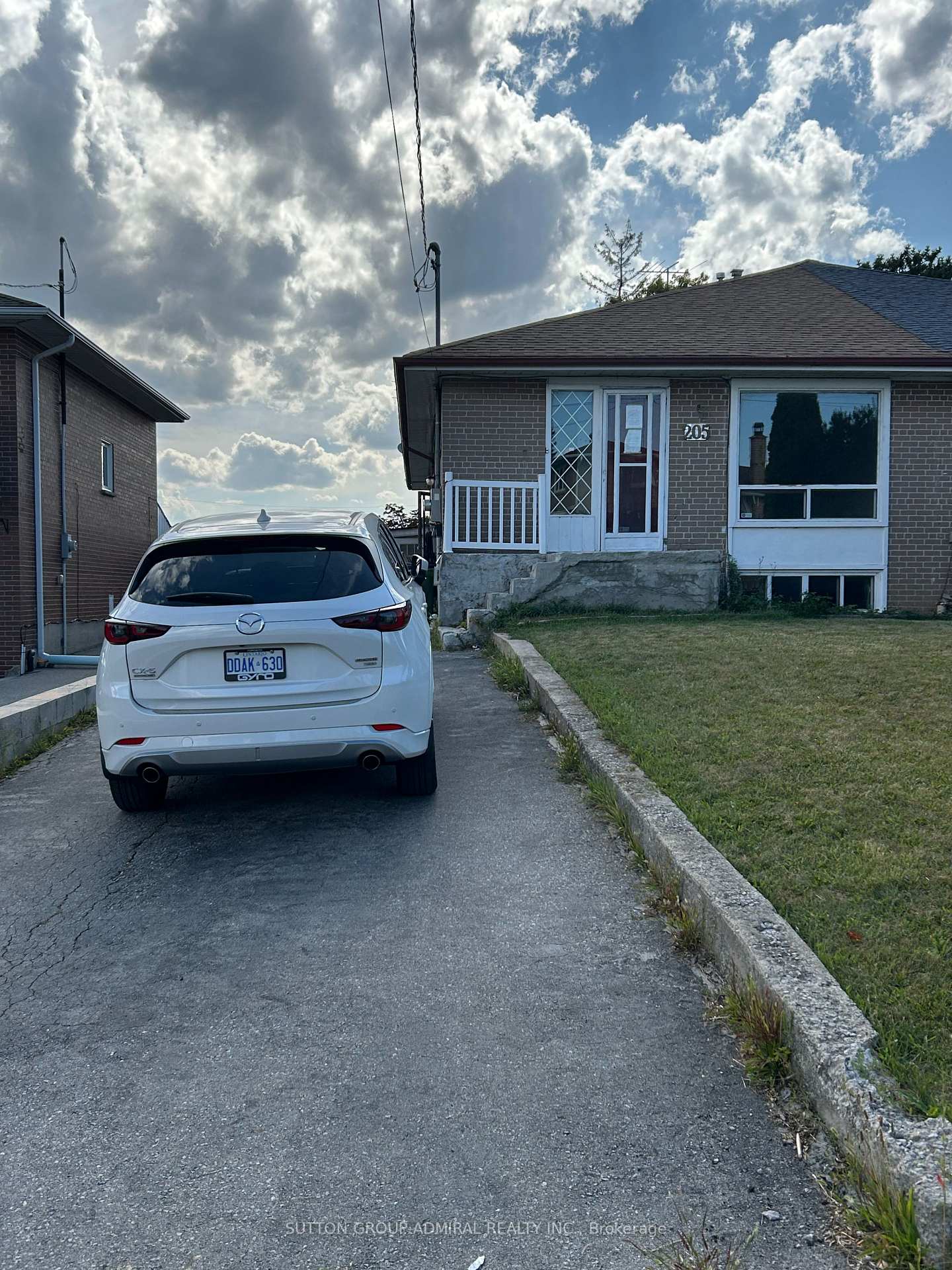 205 St Lucie Drive, Toronto W05, ON, exterior
