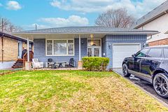 52 Decarie Circle, Toronto W08, ON, exterior