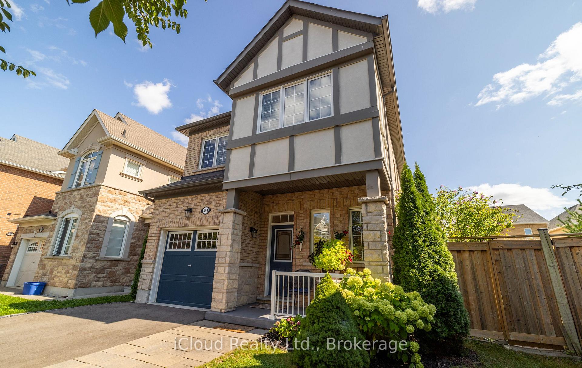 954 Penson Crescent, Milton, ON, exterior