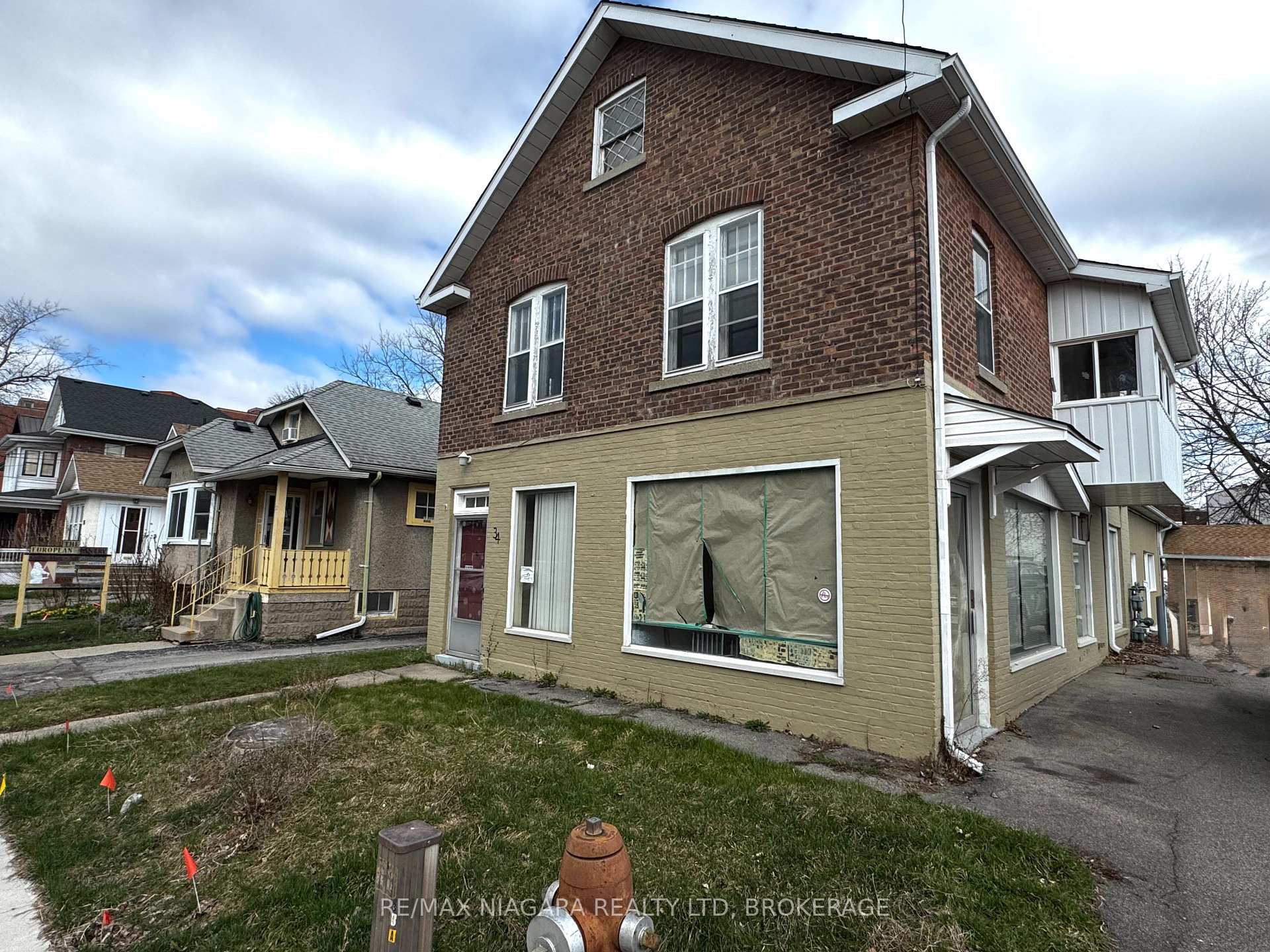 34 Avenue Place, Welland, ON, exterior