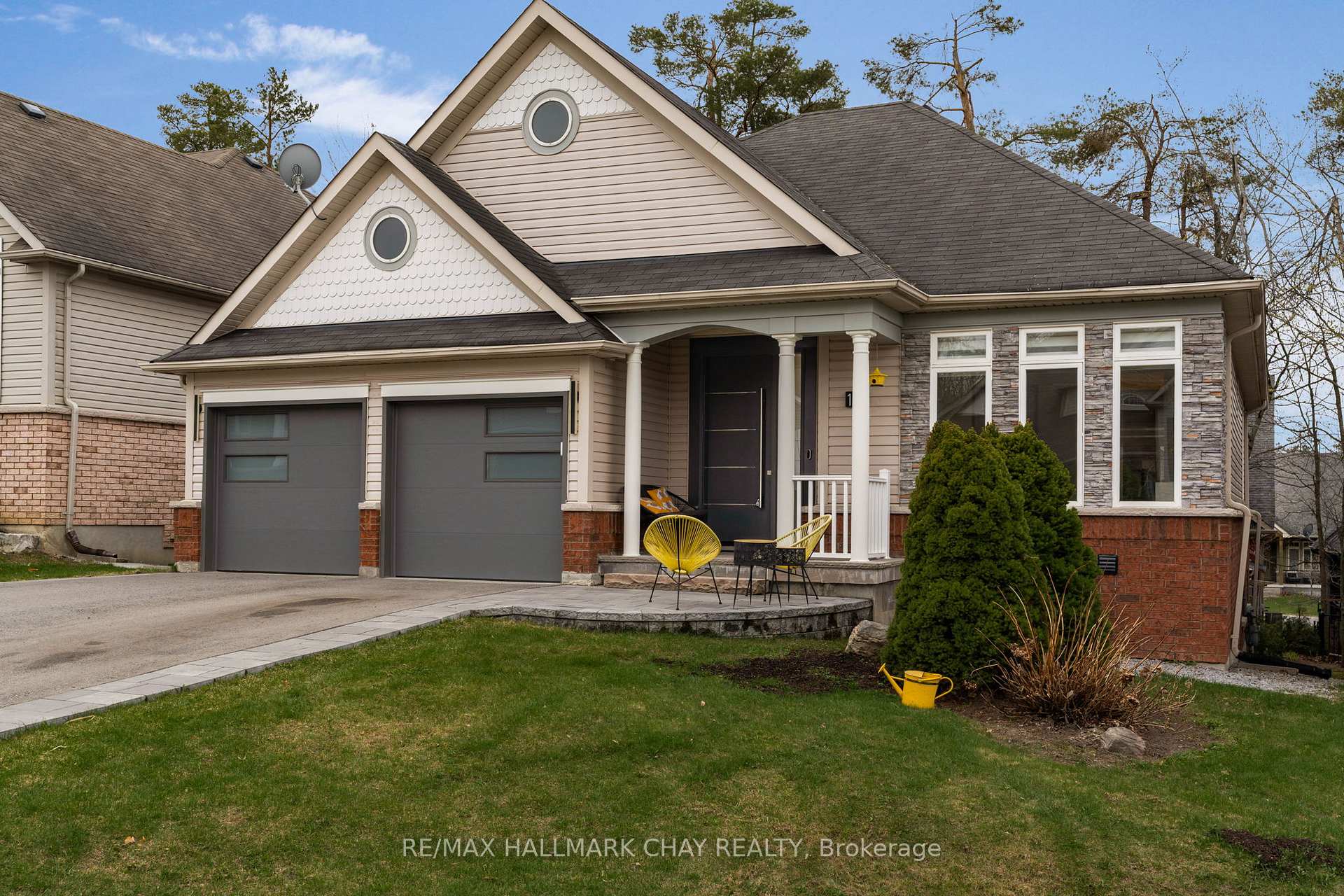 16 Oakmont Avenue, Oro-Medonte, ON, exterior