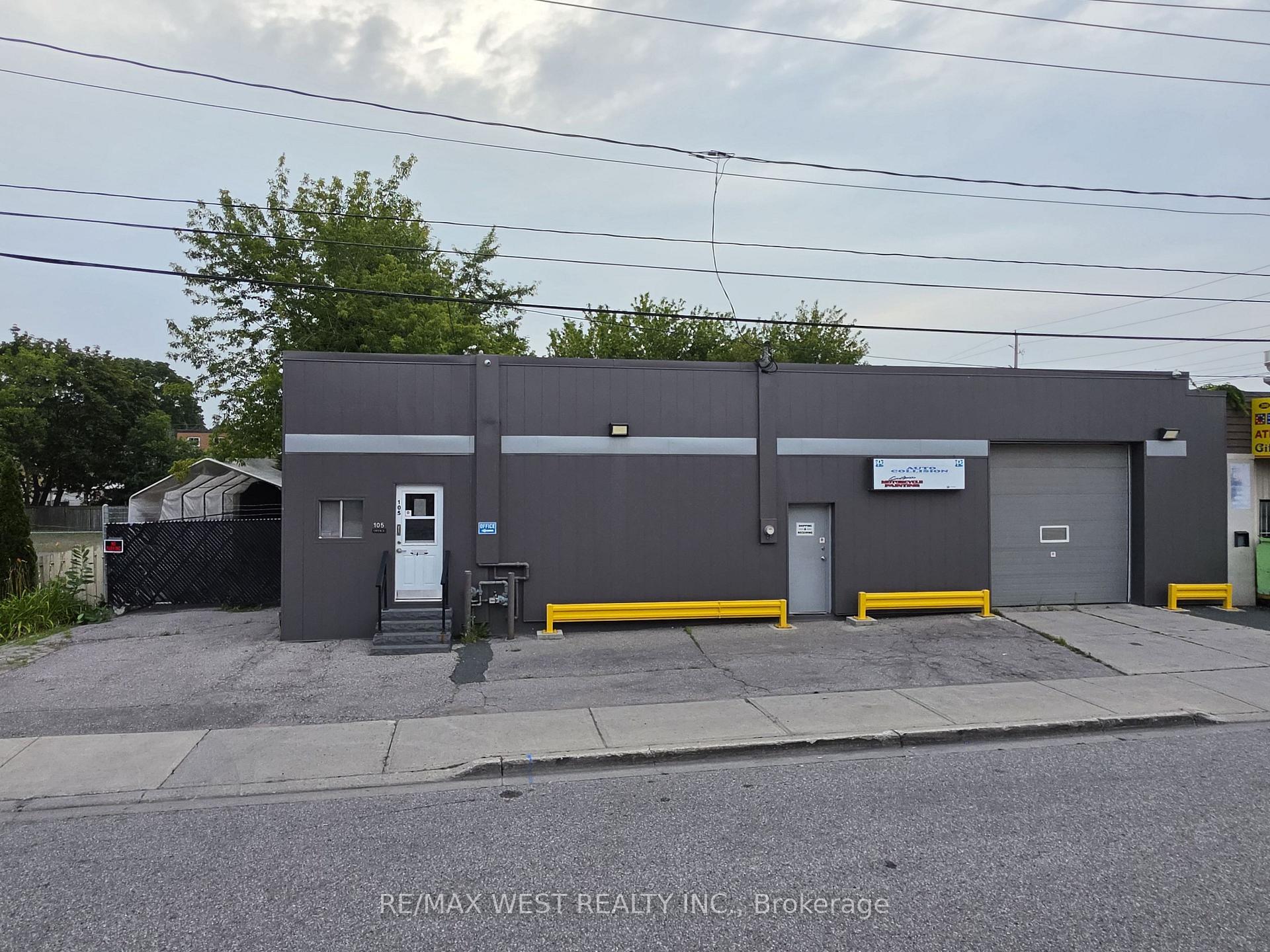 105 Ash Street, Whitby, ON, exterior