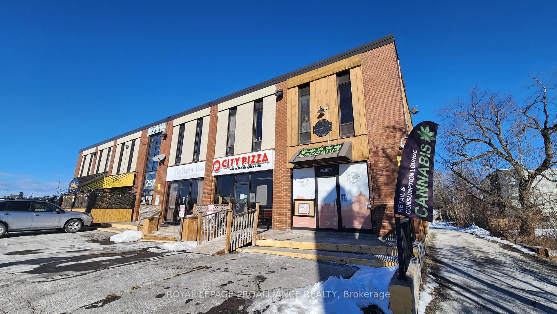 257 North Front Street, Belleville, ON, exterior
