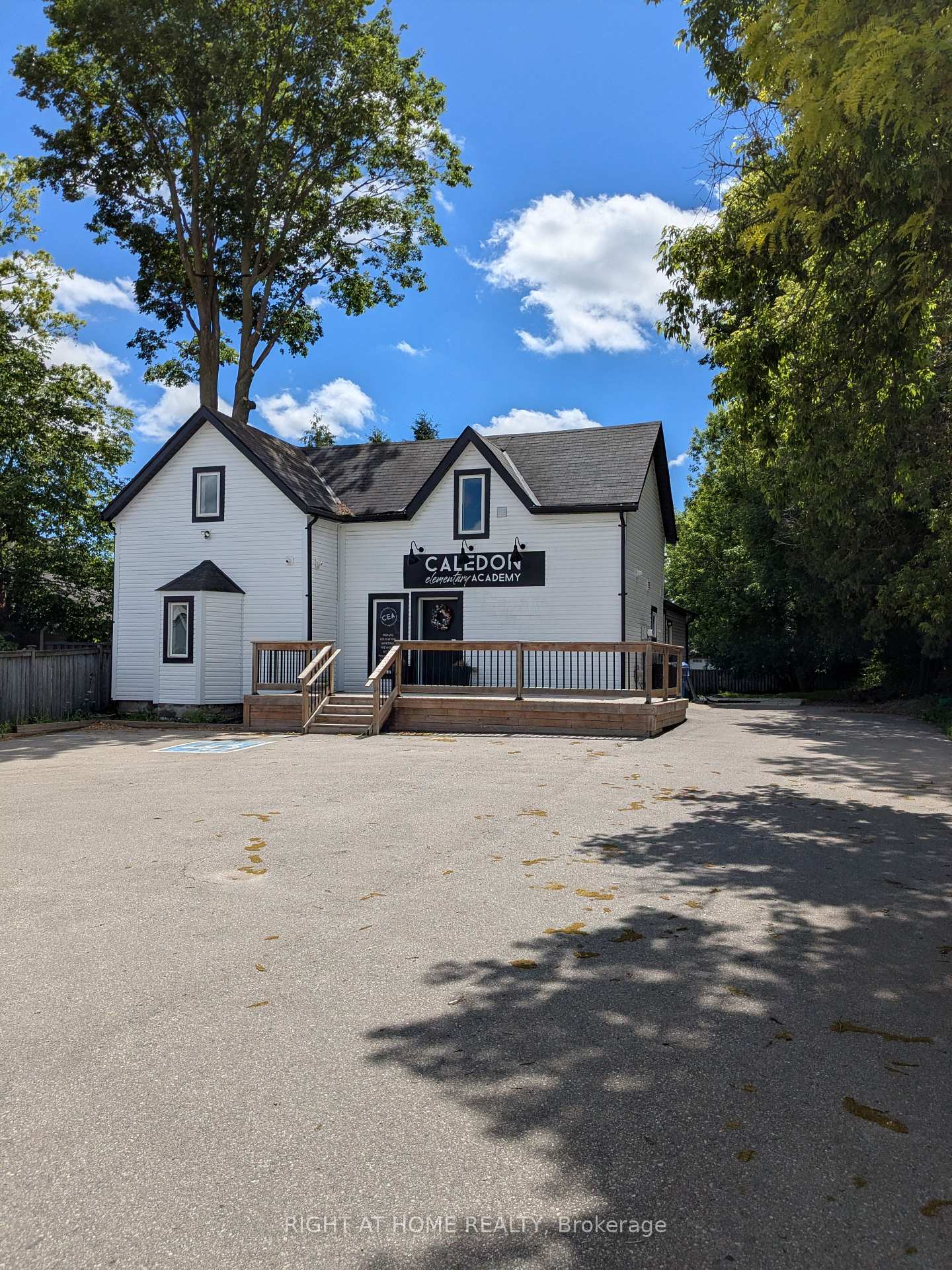 15964 Airport Road N, Caledon, ON, exterior