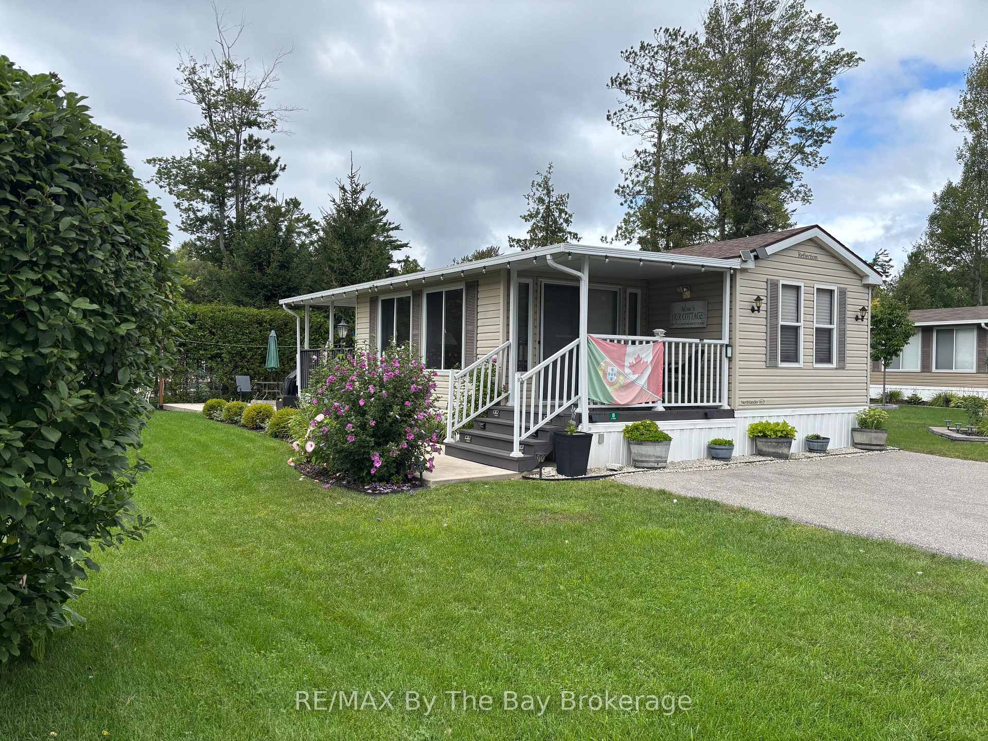 8 Kenora Trail, Wasaga Beach, ON, exterior